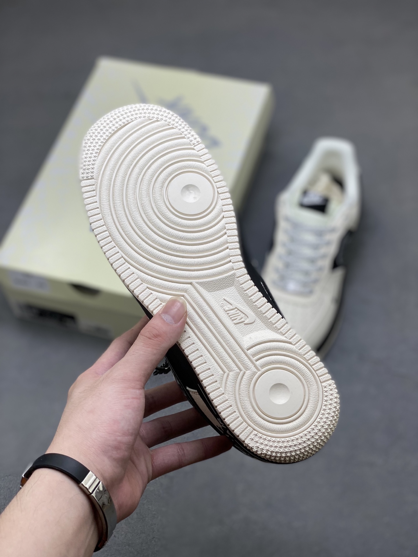 Nike Air Force 1 '07 Low Sneakers Limited Edition - Style & Comfort 7 i1750702025995 785 0 5