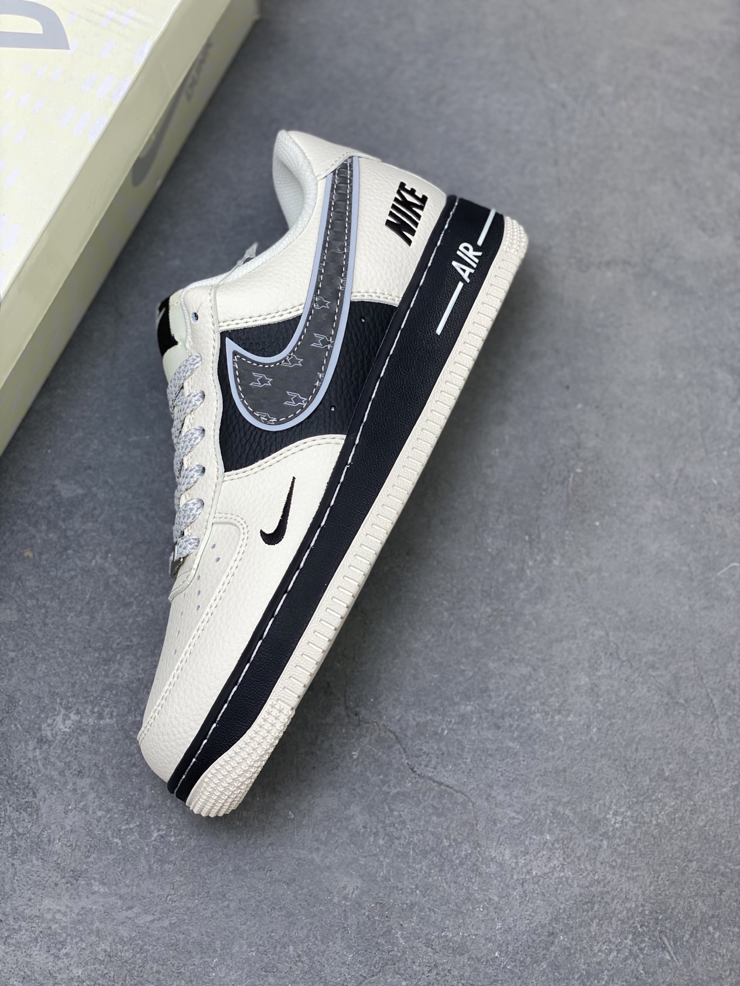 Nike Air Force 1 '07 Low Sneakers Limited Edition - Style & Comfort 8 i1750702026017 1196 0 6
