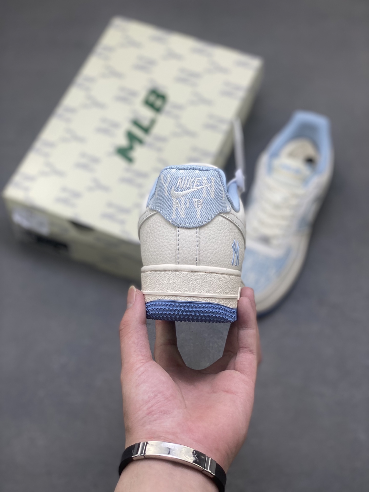 Nike Air Force 1 '07 Low MLB New York Yankees Casual Sneakers HS8068-016 5 i1750797365272 1703 0 3