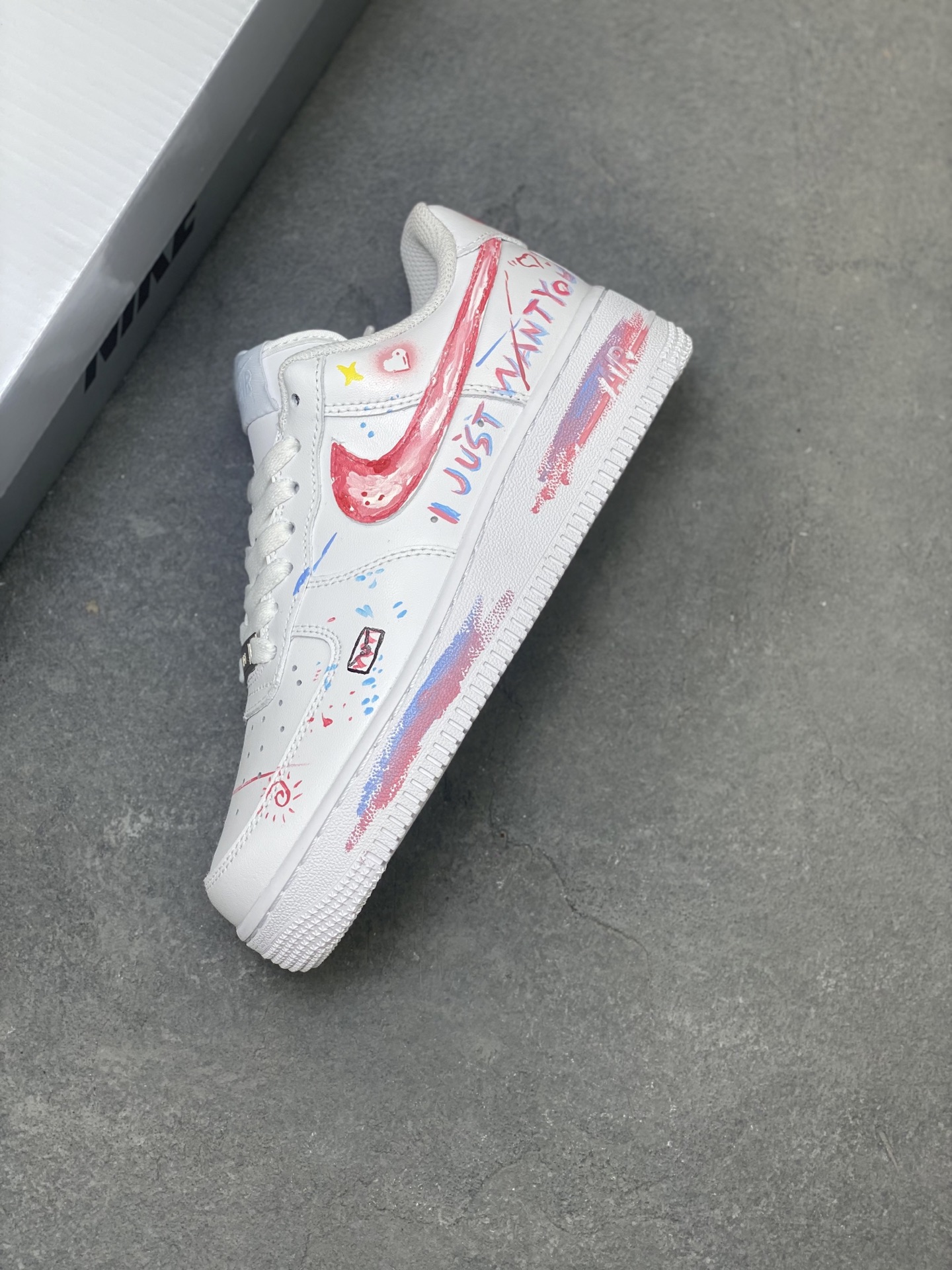 Nike Air Force 1 '07 Low Valentine's Day Edition Sneakers DD8959-100 8 i1750797469851 7354 0 6