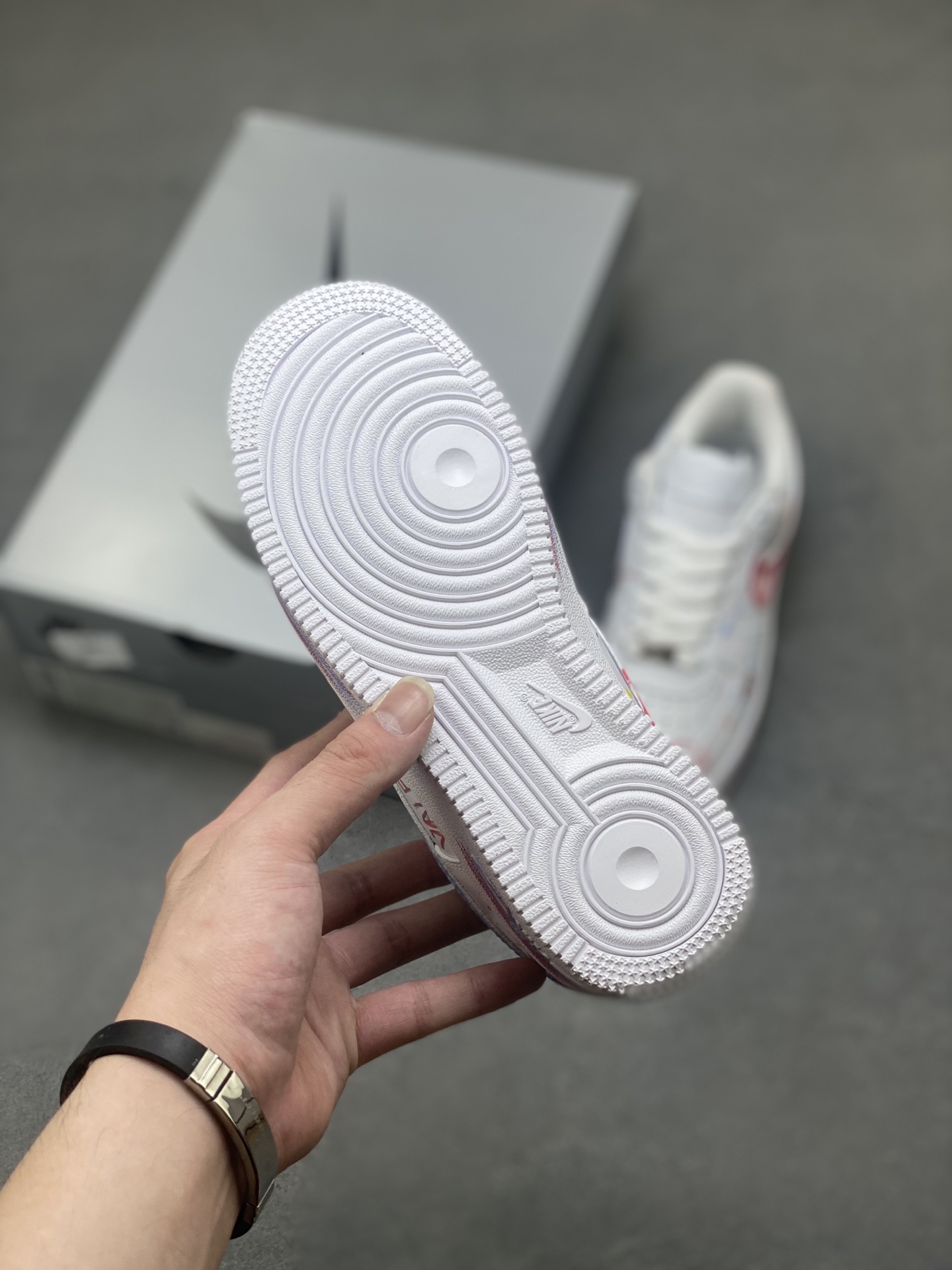 Nike Air Force 1 '07 Low Valentine's Day Edition Sneakers DD8959-100 7 i1750797471261 8740 0 5
