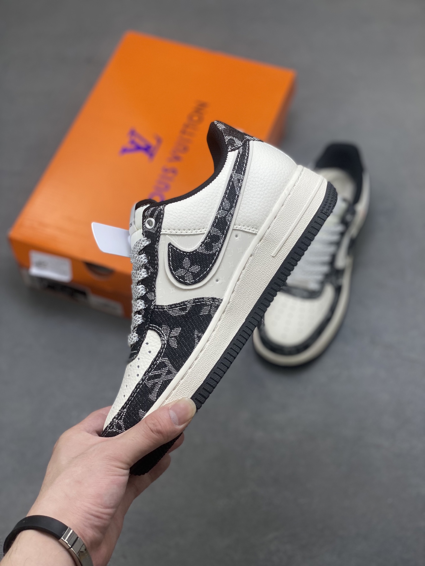 Nike Air Force 1 Low '07 Limited Edition Sneakers 4 i1750797577642 8388 0 2