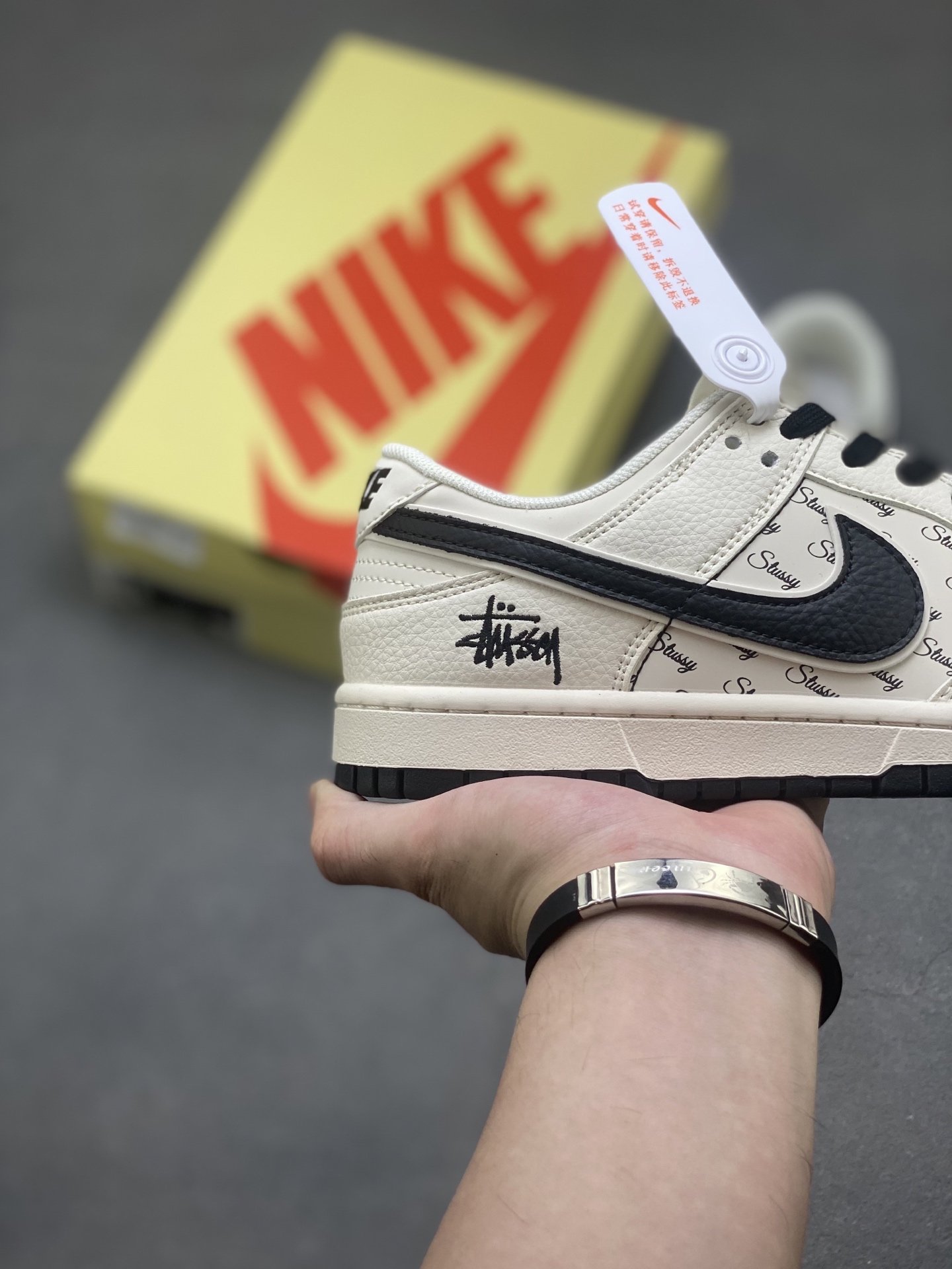 Nike Air Dunk LOW 1 'Stussy' Limited Edition Fashion Sneakers 6 i1750798088177 7402 0 4