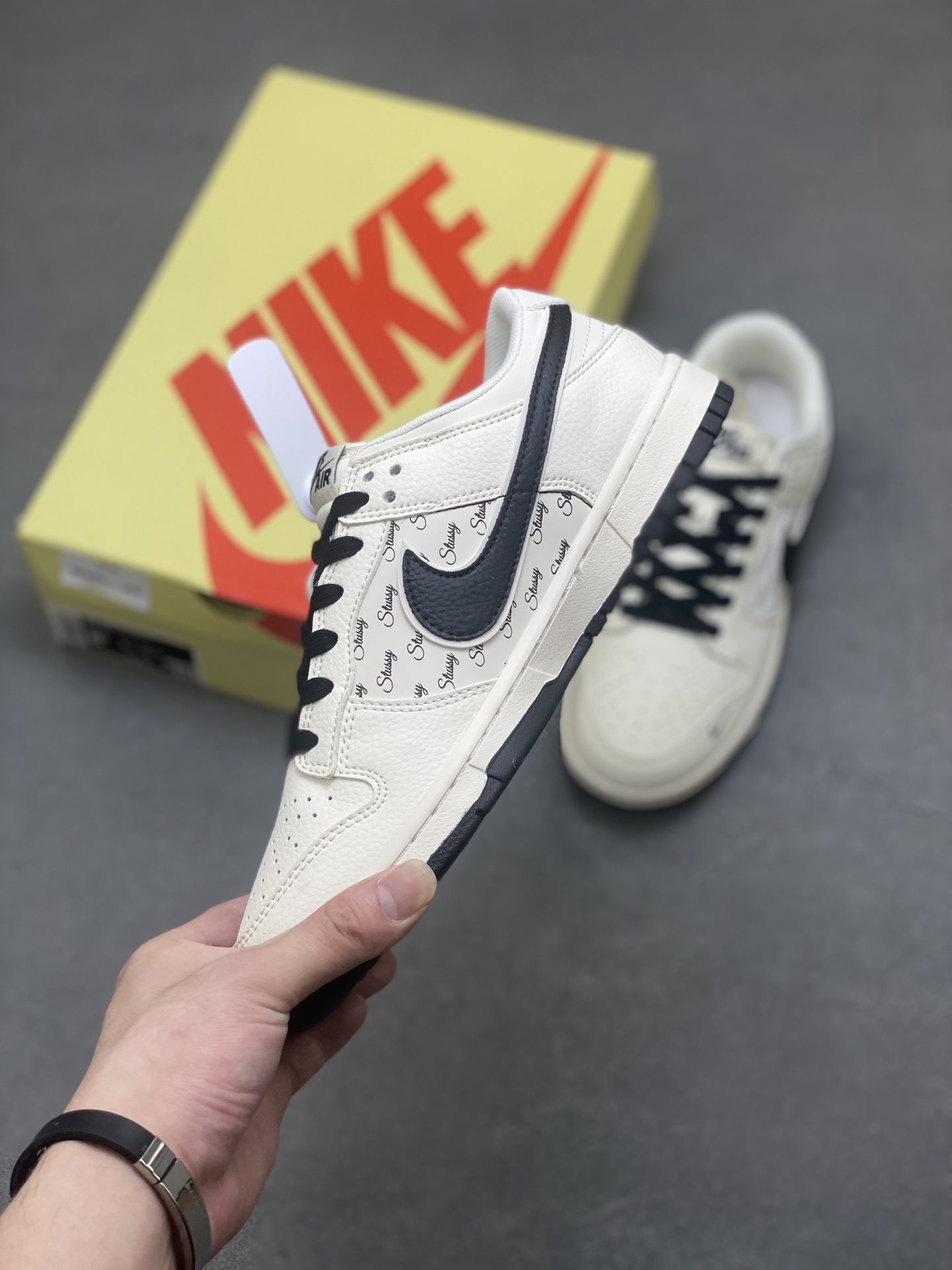 Nike Air Dunk LOW 1 'Stussy' Limited Edition Fashion Sneakers 4 i1750798089069 3541 0 2