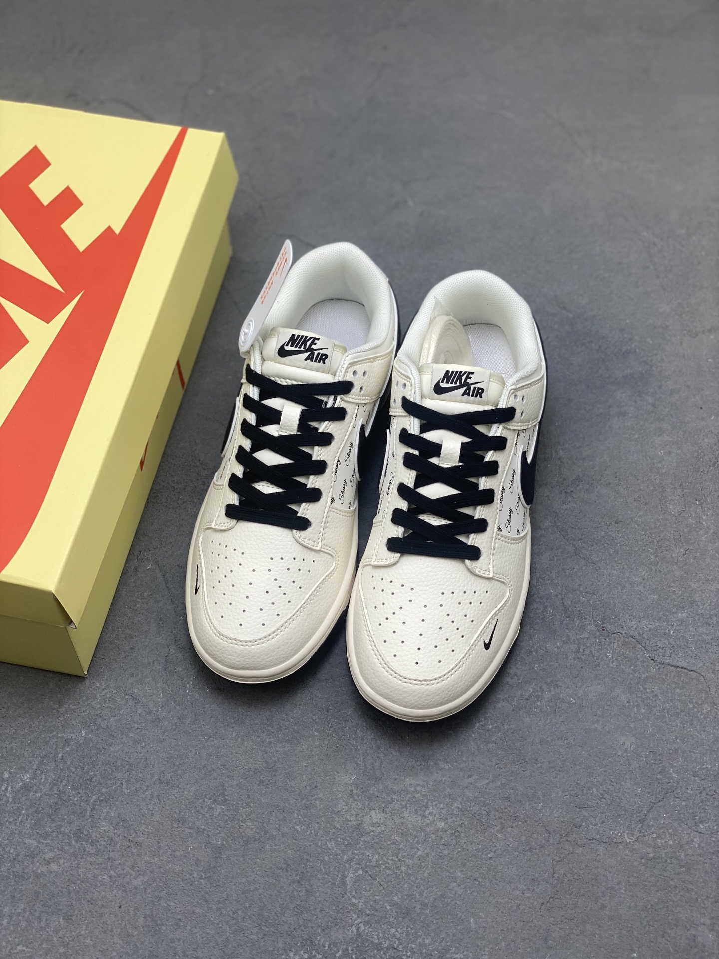 Nike Air Dunk LOW 1 'Stussy' Limited Edition Fashion Sneakers 9 i1750798089575 4793 0 7
