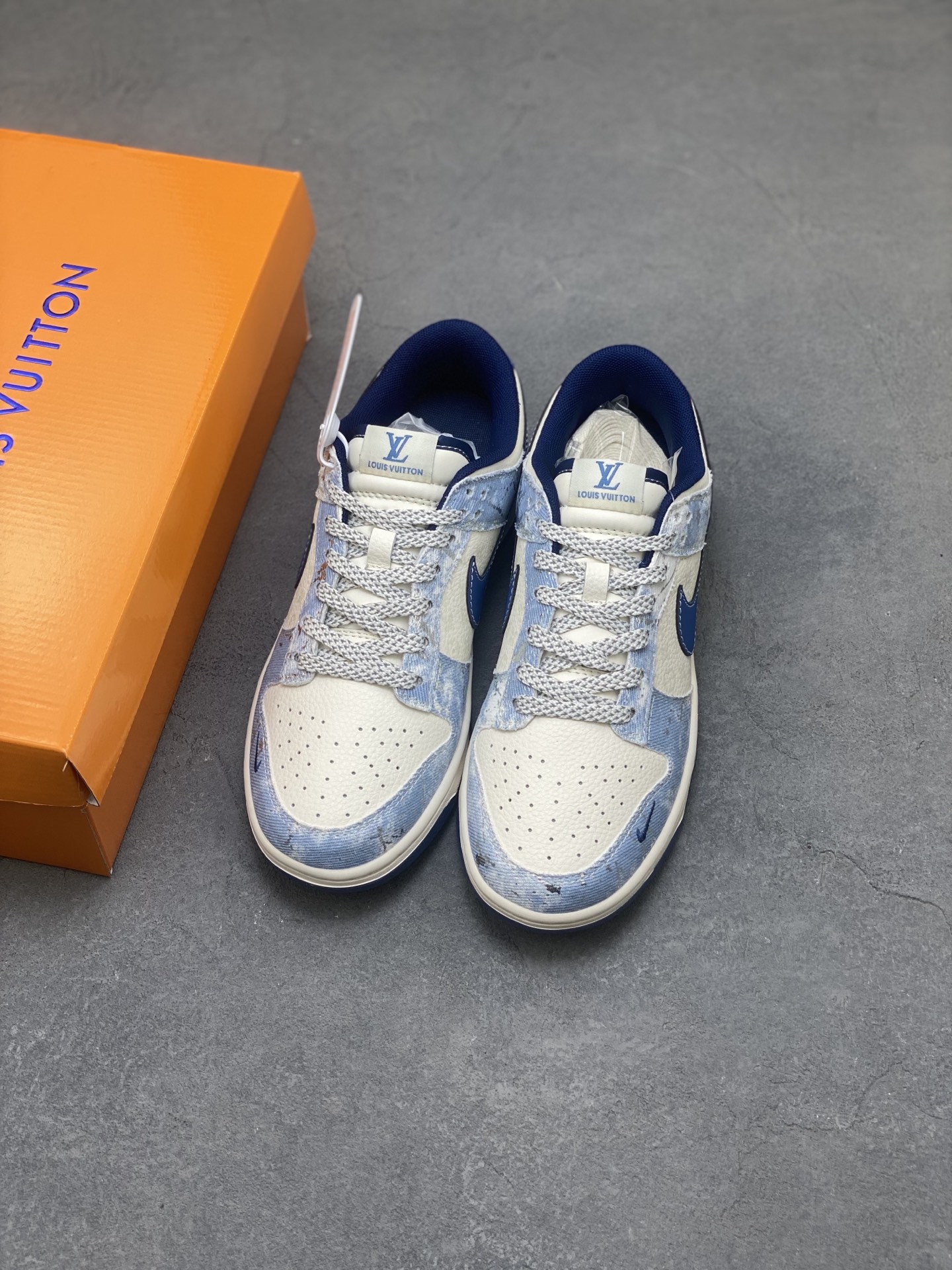 Nike Air Dunk LOW 1 "Louis Vuitton" Limited Edition Fashion Sneakers 9 i1750798156663 1426 0 7