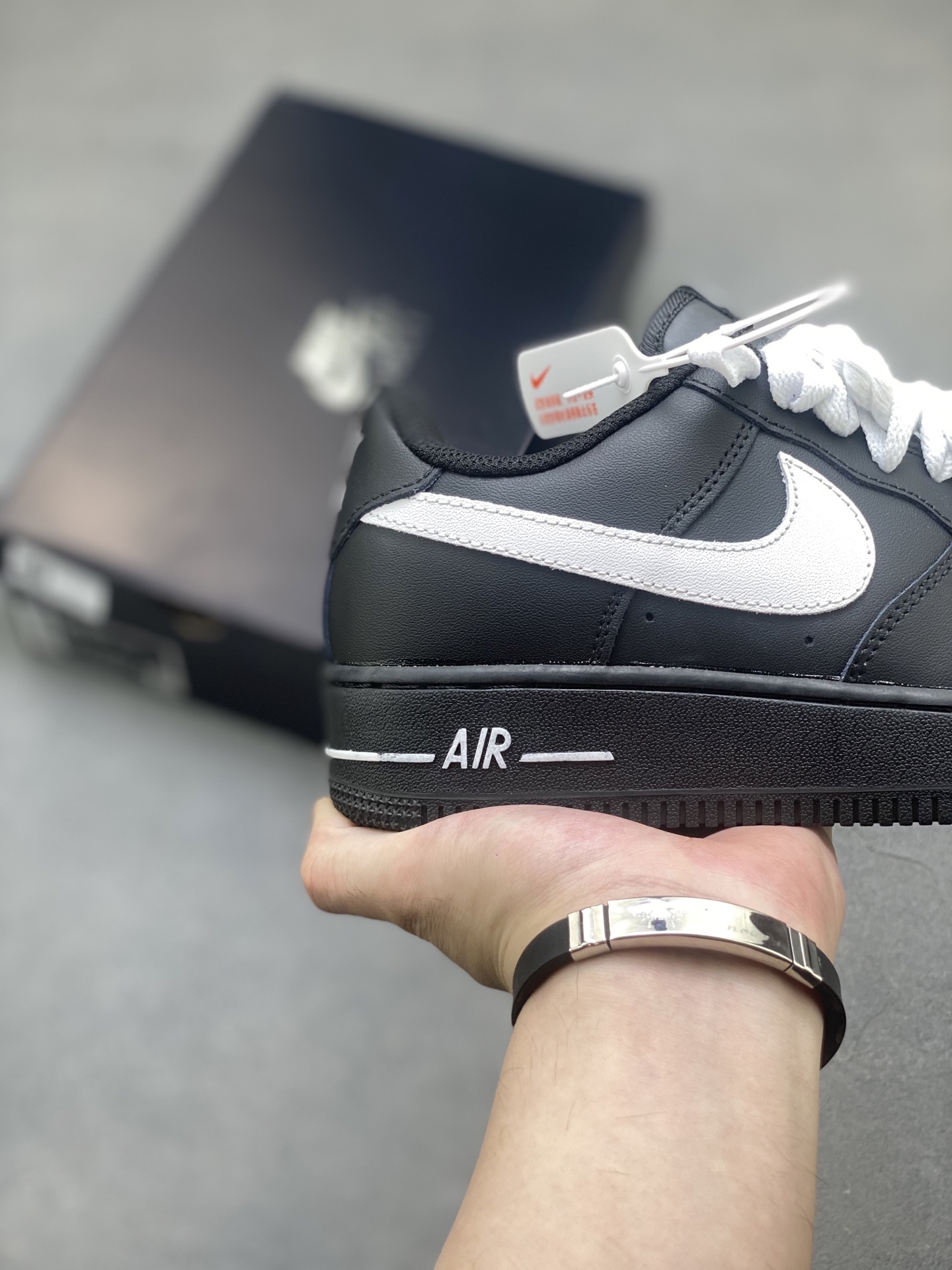 Nike Air Force 1 '07 Low Black & White Limited Edition Sneakers 6 i1750893769334 1125 0 4
