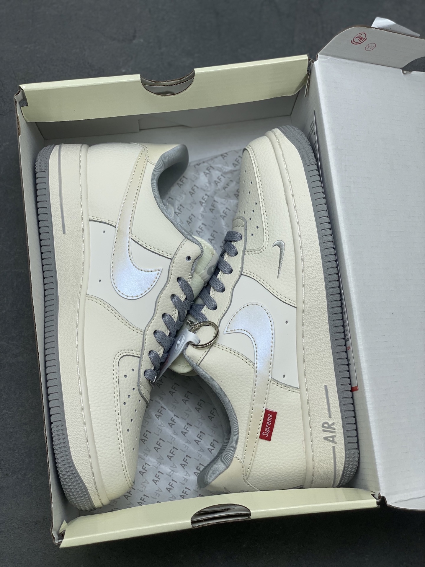 Nike Air Force 1 '07 Low Supreme Collaboration - Gray/Red Accents 10 i1751051884188 7619 0 8