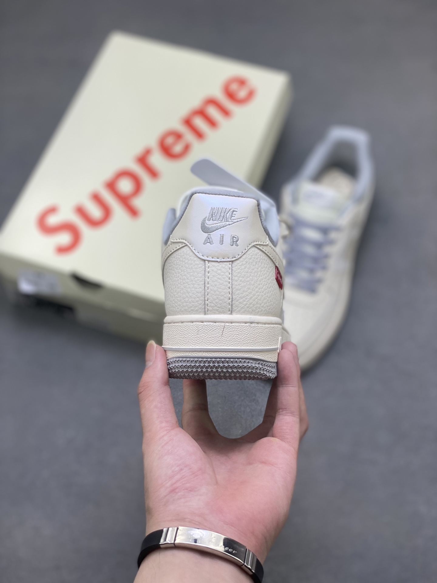 Nike Air Force 1 '07 Low Supreme Collaboration - Gray/Red Accents 5 i1751051894041 4781 0 3
