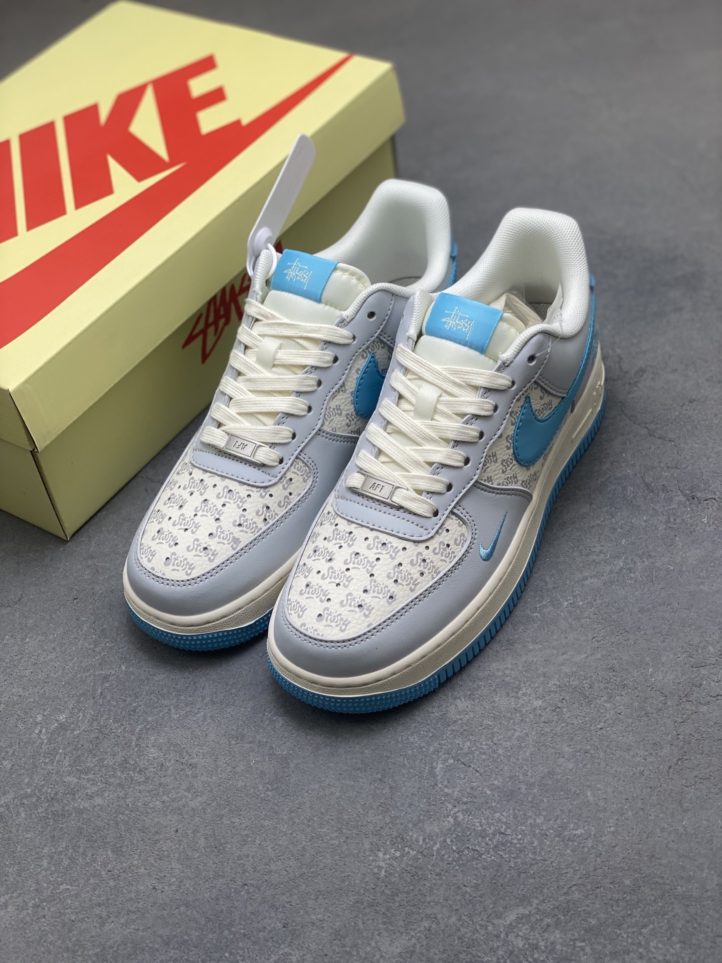 Nike Air Force 1 '07 Low Stussy Collab - Fluorescent Blue Printed Sneakers 9 i1751051952836 9073 0 7