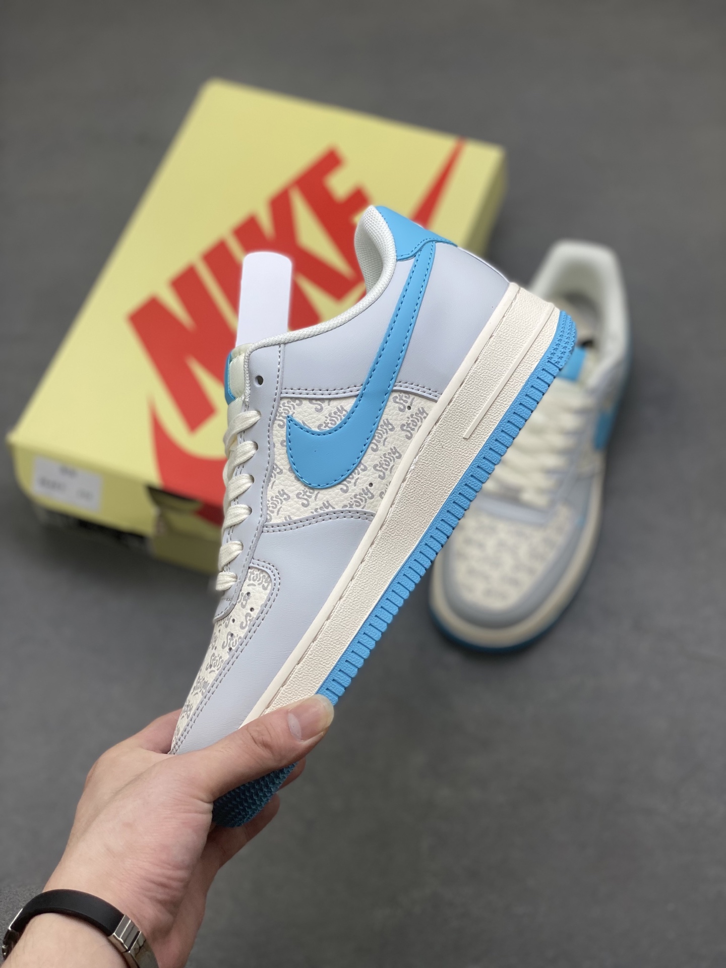 Nike Air Force 1 '07 Low Stussy Collab - Fluorescent Blue Printed Sneakers 4 i1751051963134 7889 0 2