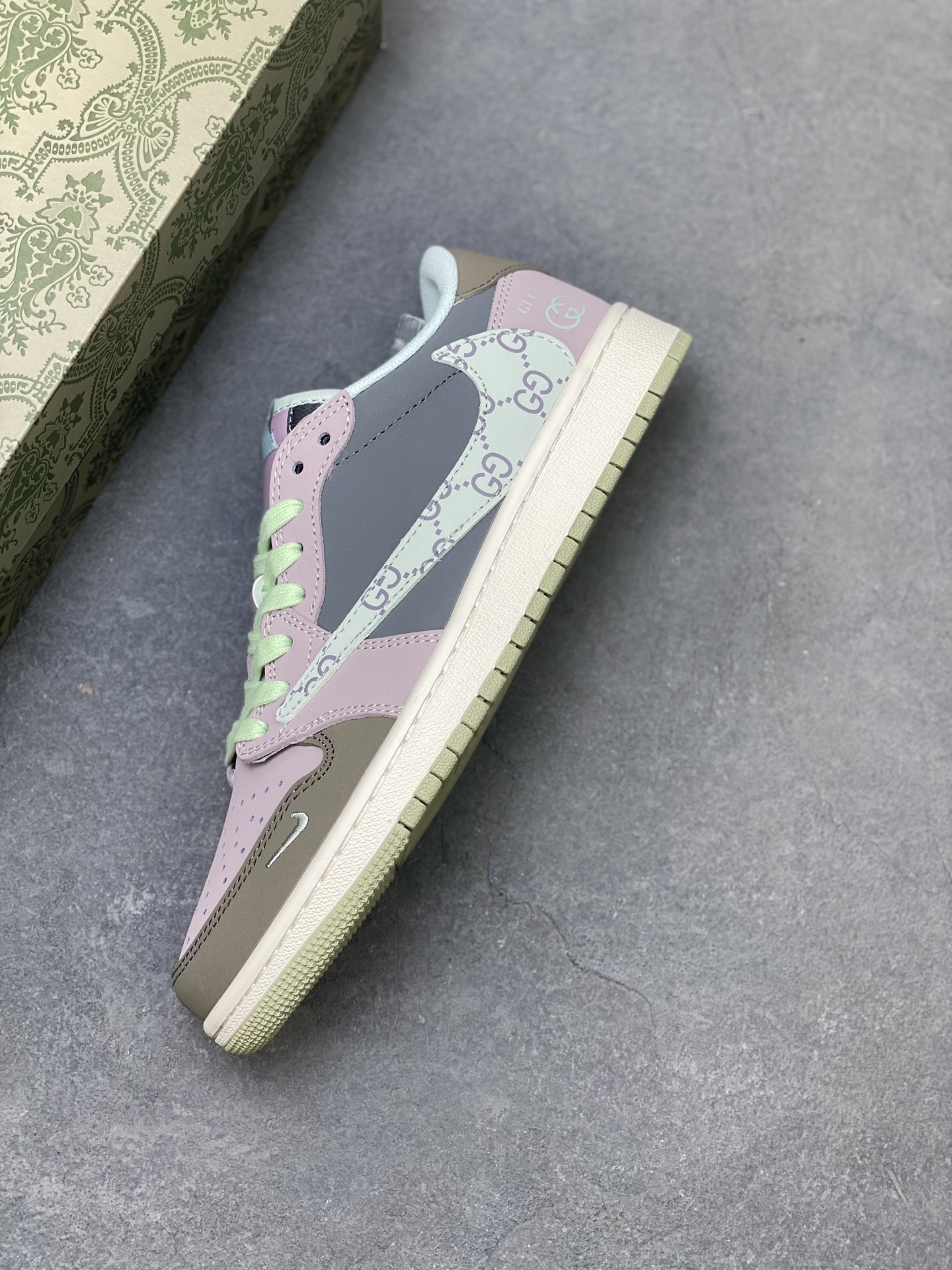 Nike Air Jordan Travis Scott DIY Low Top Sneaker - Limited Edition 8 i1751134679063 9653 0 6