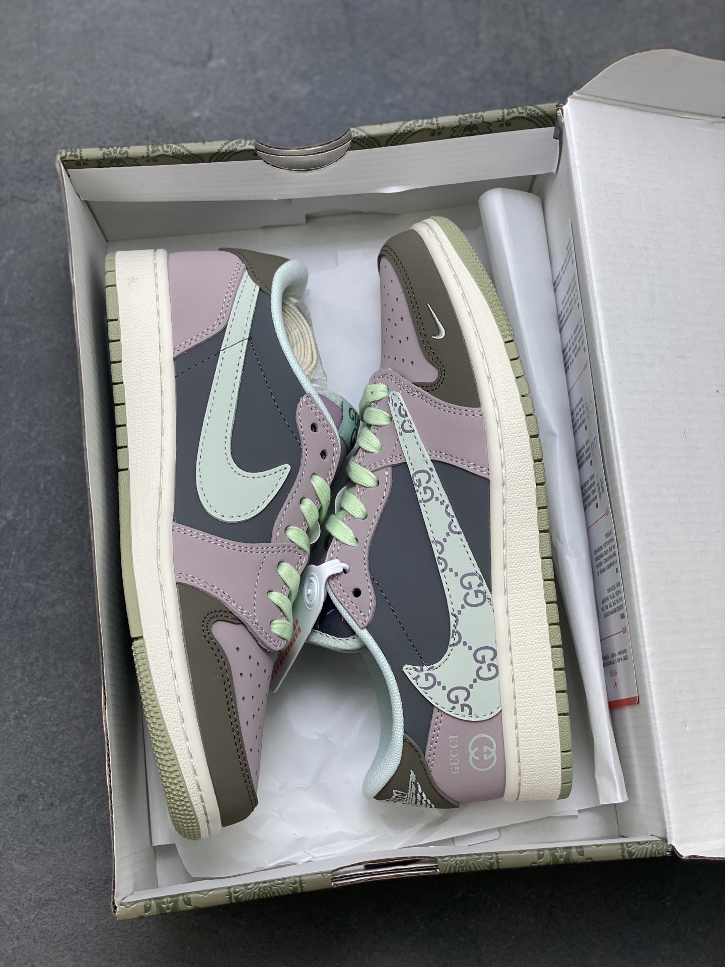 Nike Air Jordan Travis Scott DIY Low Top Sneaker - Limited Edition 10 i1751134679065 925 0 8