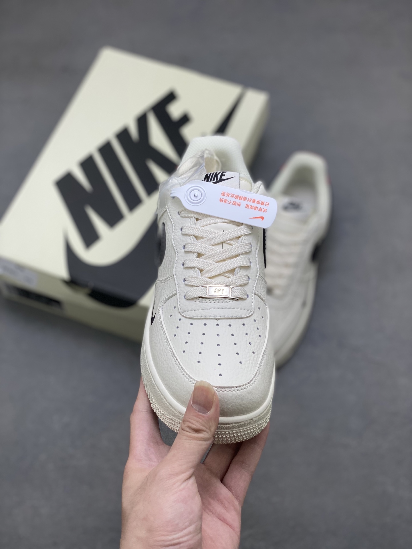 Nike Air Force 1 '07 Low 'Lucky' Casual Sneakers - Cream/Black 3 i1751225055567 6223 0 1