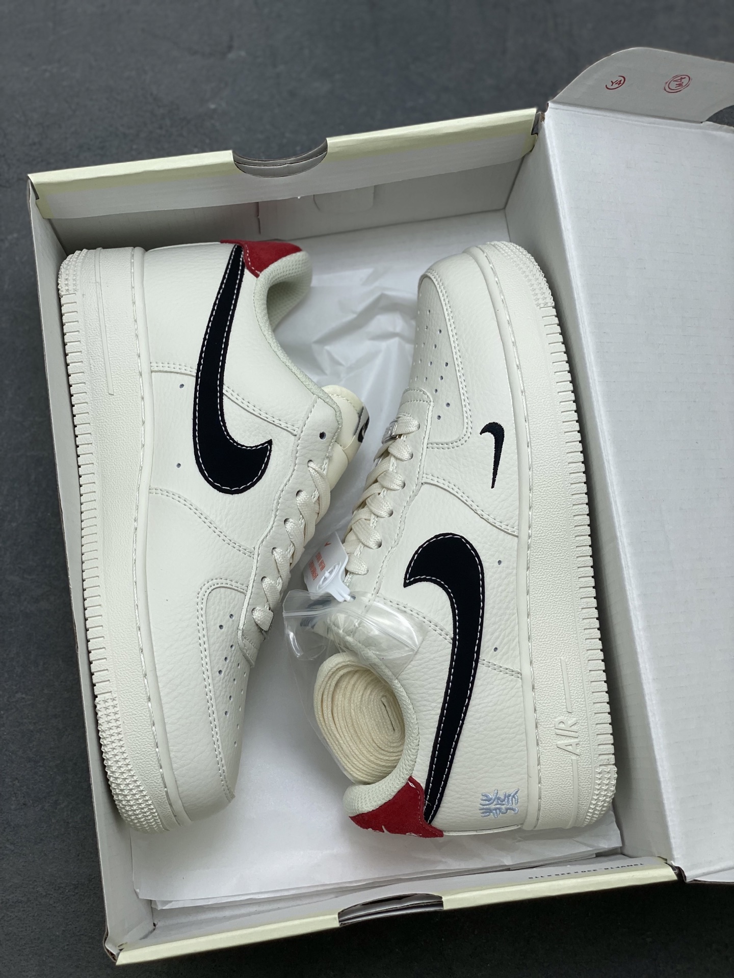 Nike Air Force 1 '07 Low 'Lucky' Casual Sneakers - Cream/Black 10 i1751225055571 1860 0 8