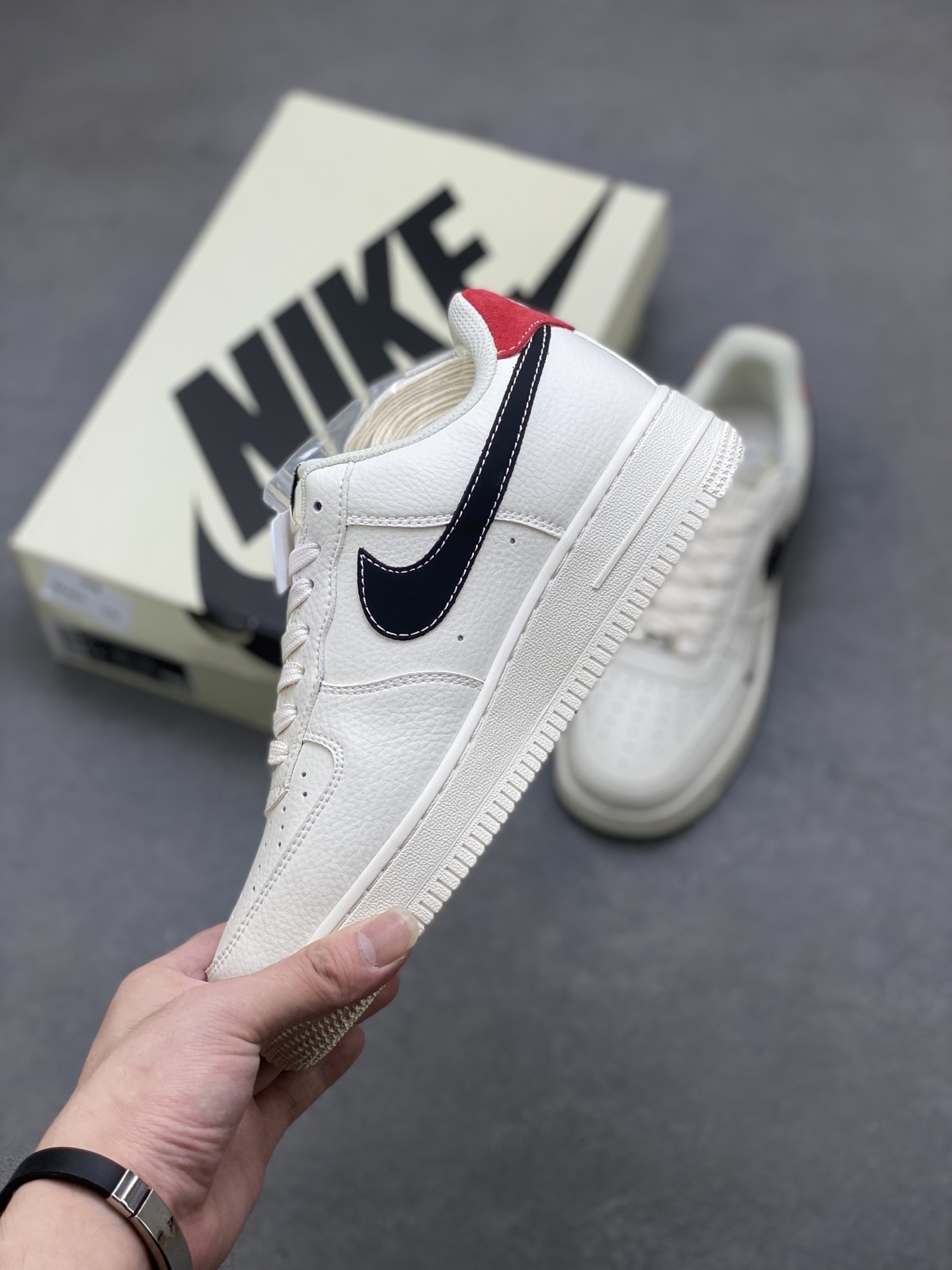 Nike Air Force 1 '07 Low 'Lucky' Casual Sneakers - Cream/Black 4 i1751225055590 971 0 2