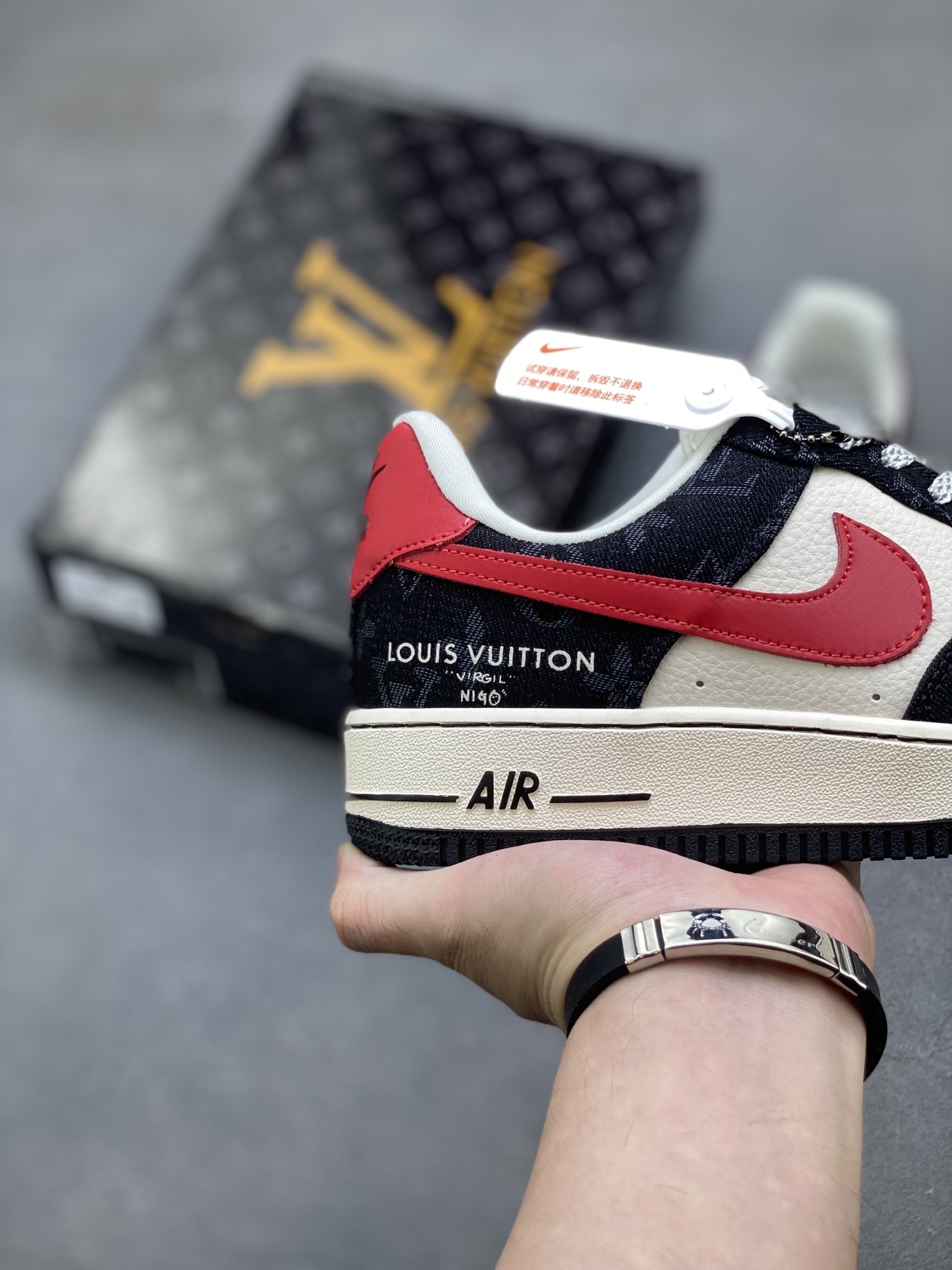 Louis Vuitton Air Force 1: Official Edition with Air Cushioning and Accessories 6 i1751225167297 3768 0 4