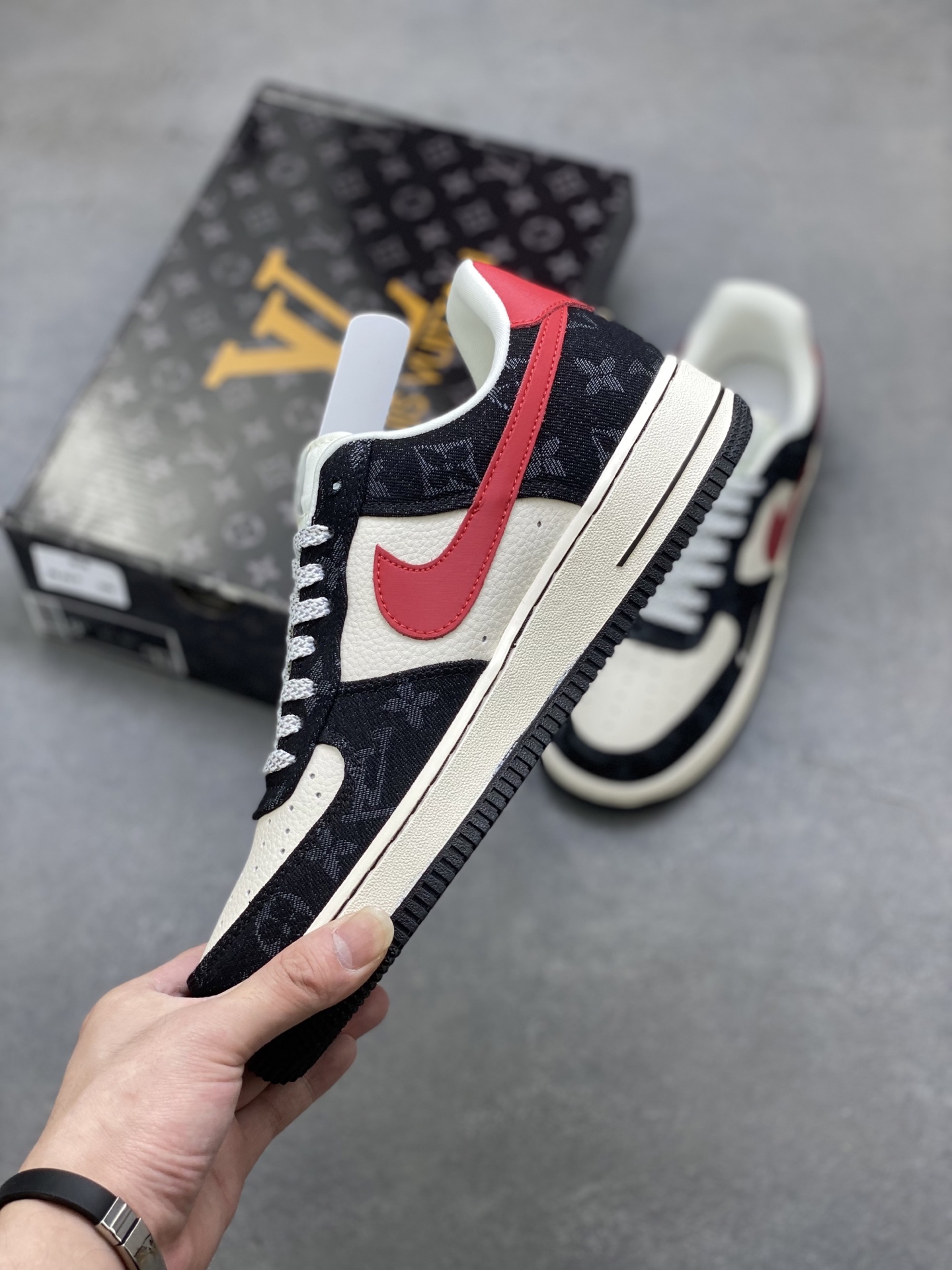 Louis Vuitton Air Force 1: Official Edition with Air Cushioning and Accessories 4 i1751225167312 8867 0 2