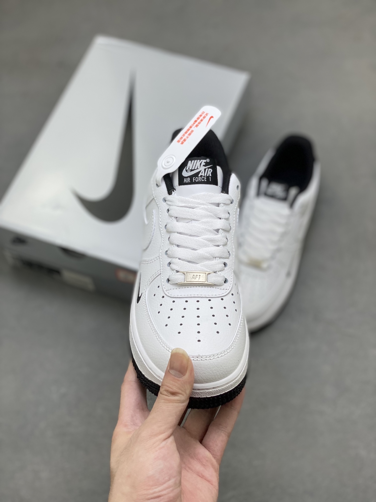 Undefeated x Nike Air Force 1 Low White/Black Casual Sneakers 3 i1751398476717 6010 0 1