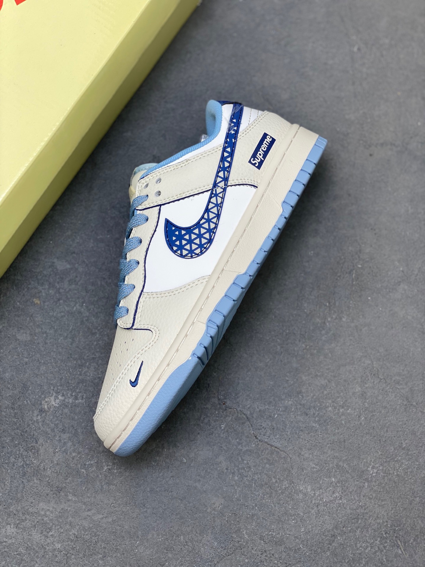 Nike SB Dunk Low Supreme Collab Sneakers Cream/Blue - Premium Quality 7 i1751399107091 3417