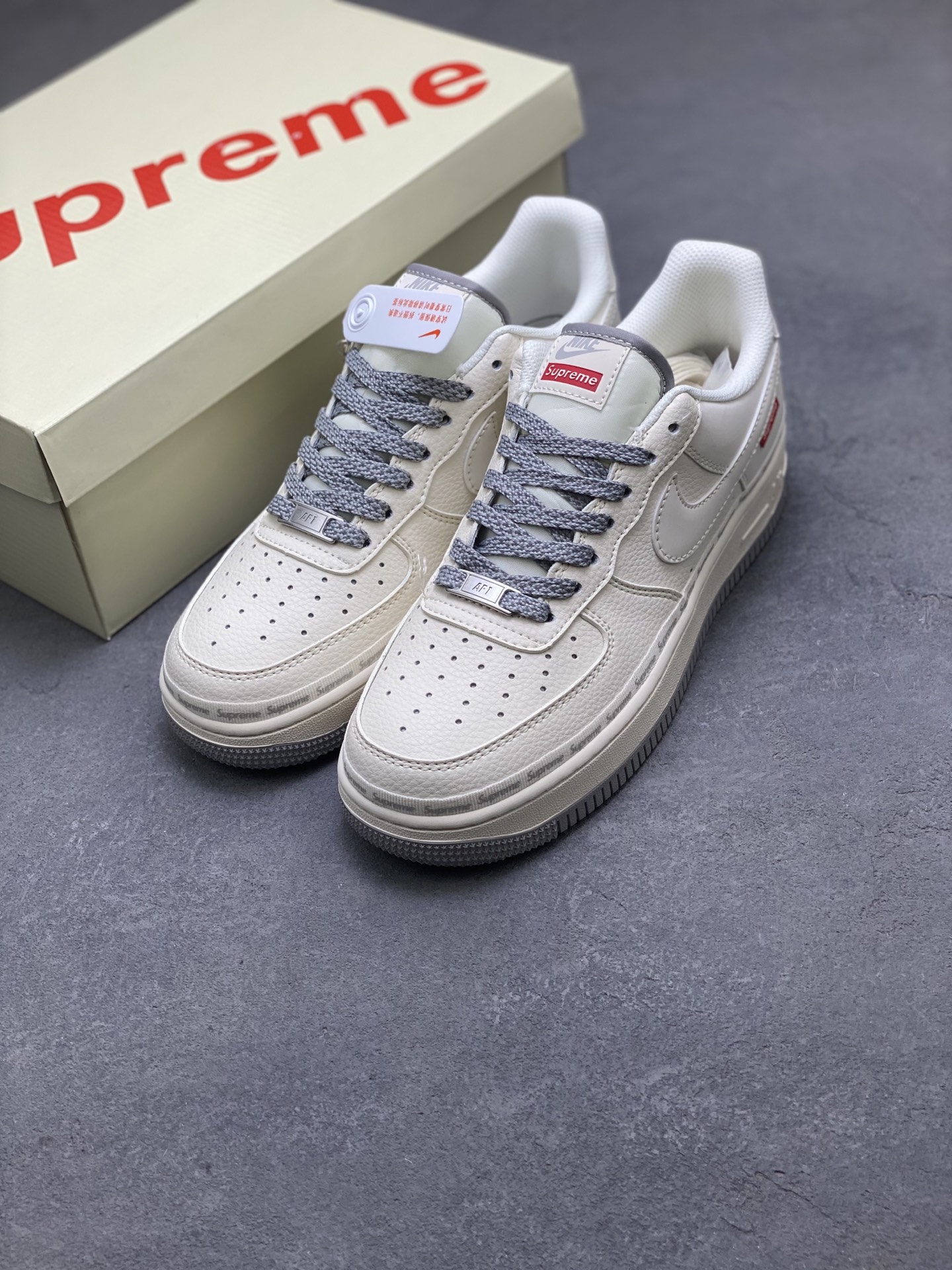 Nike Air Force 1 '07 Low Supreme Collab Sneakers - Limited Edition 9 i1751485936837 3340 0 7
