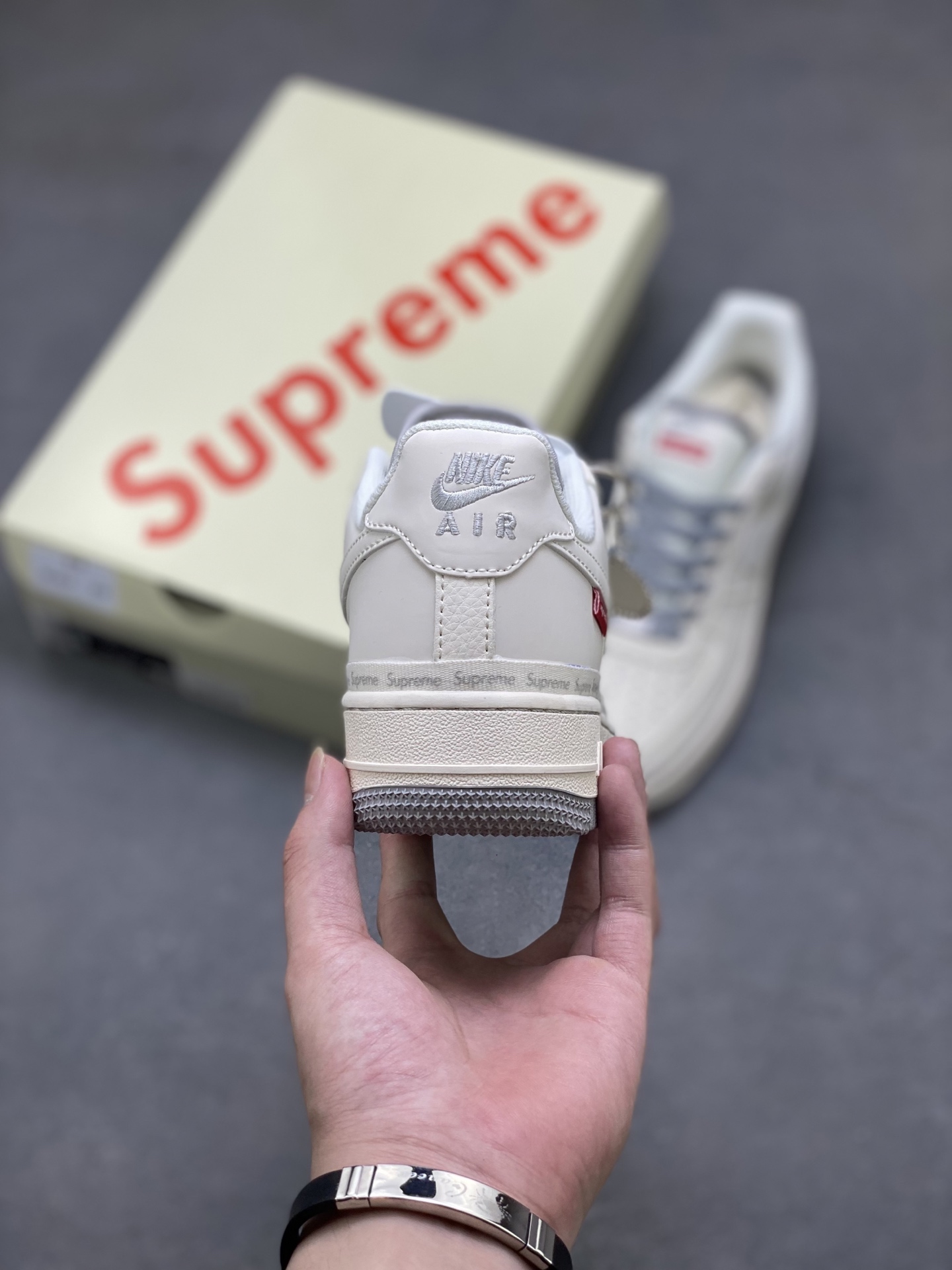 Nike Air Force 1 '07 Low Supreme Collab Sneakers - Limited Edition 5 i1751485941721 2352 0 3