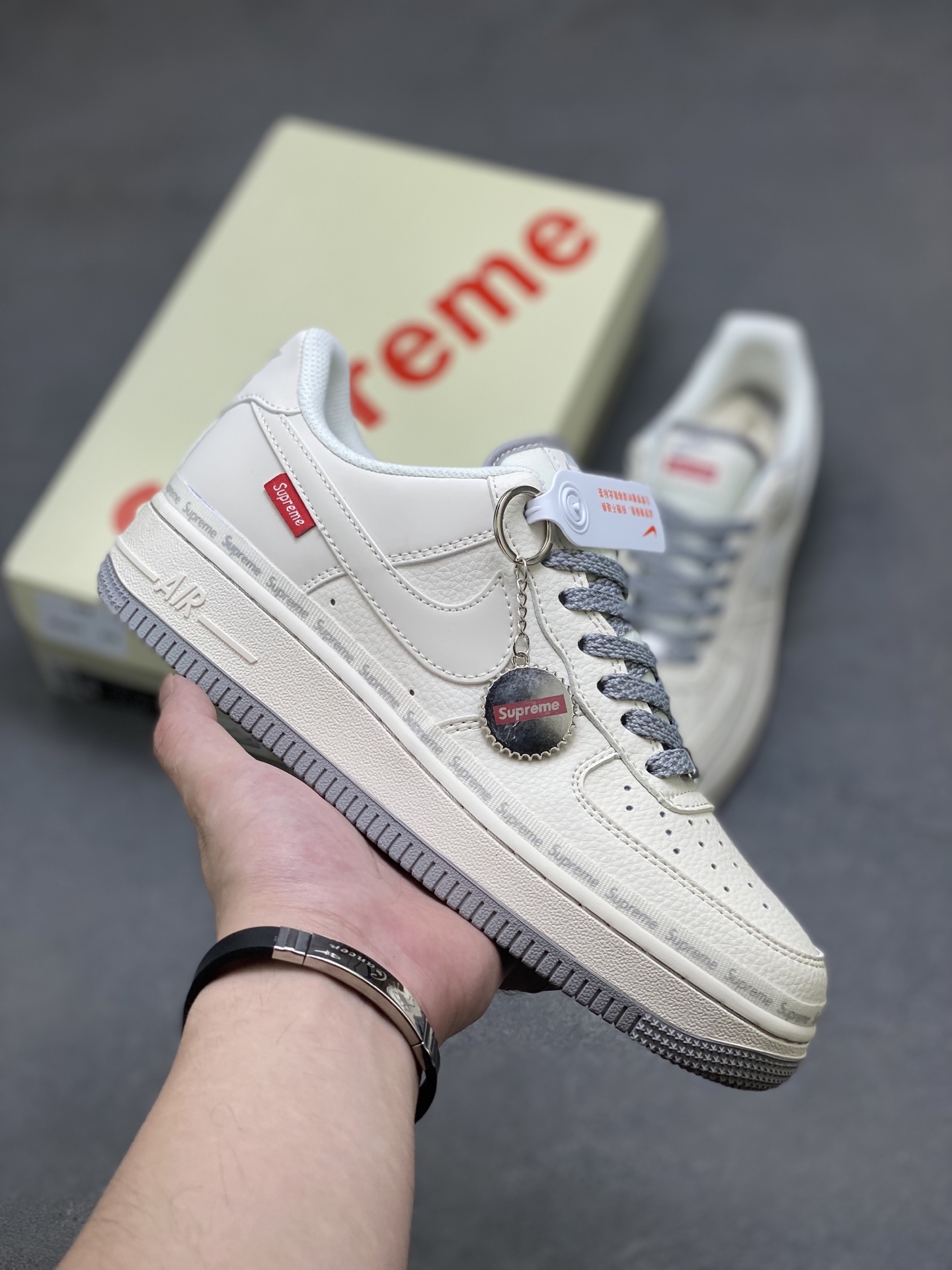 Nike Air Force 1 '07 Low Supreme Collab Sneakers - Limited Edition 2 i1751485944254 8777 0 0