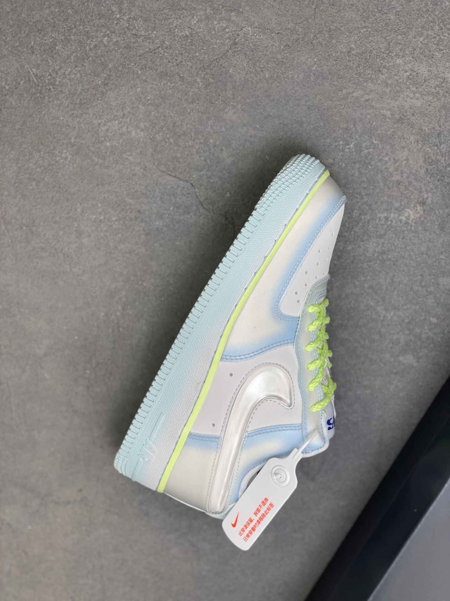 Nike Air Force 1 Low: Classic Style, Modern Comfort in White/Blue 8 i1751486188121 3573 0 6