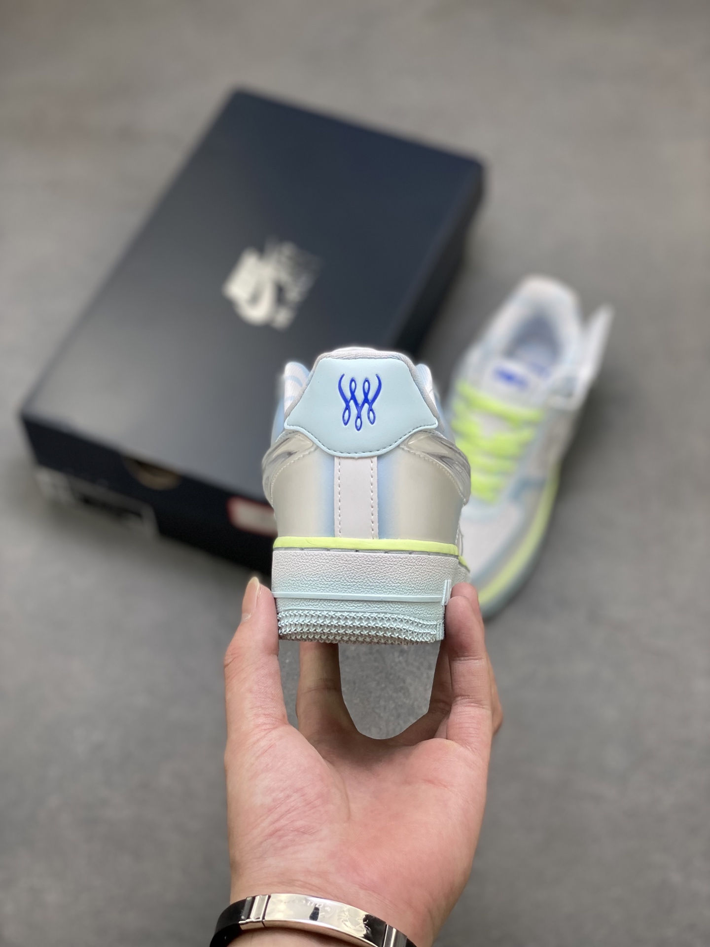 Nike Air Force 1 Low: Classic Style, Modern Comfort in White/Blue 5 i1751486188237 6061 0 3