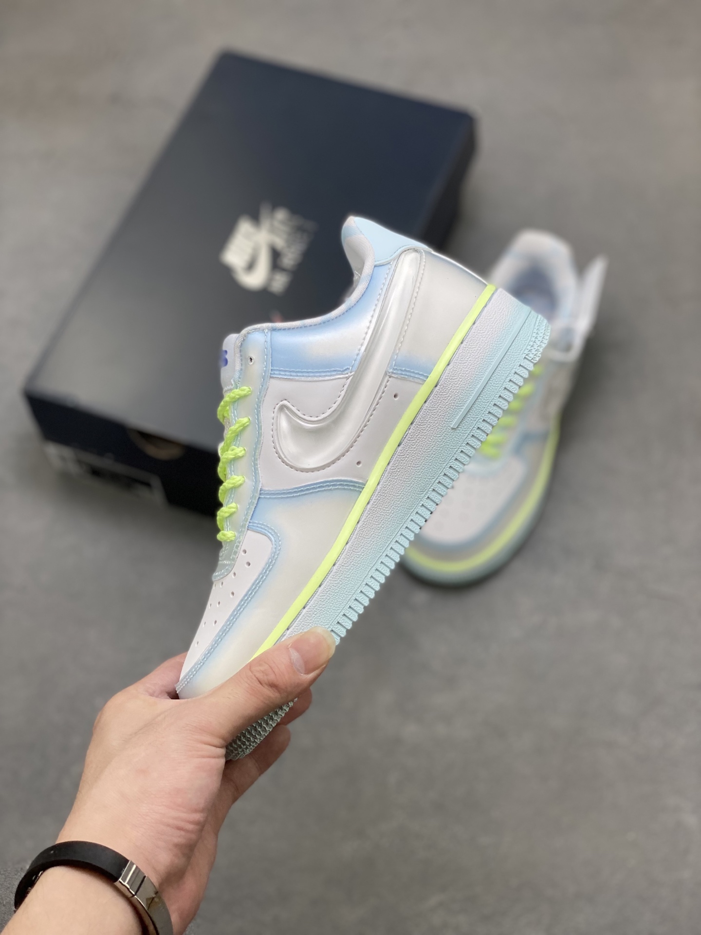 Nike Air Force 1 Low: Classic Style, Modern Comfort in White/Blue 4 i1751486194486 683 0 2