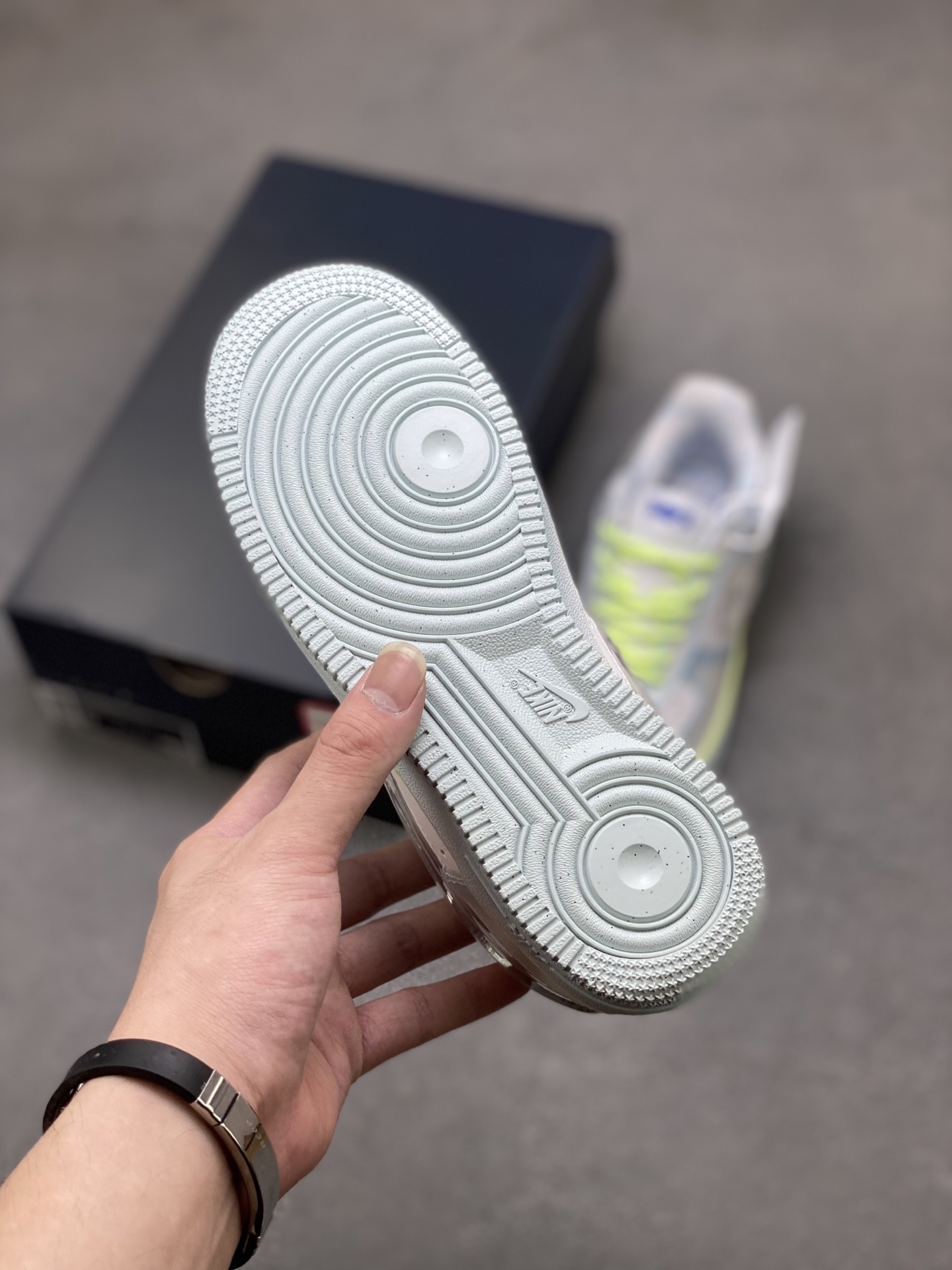 Nike Air Force 1 Low: Classic Style, Modern Comfort in White/Blue 7 i1751486194520 4972 0 5