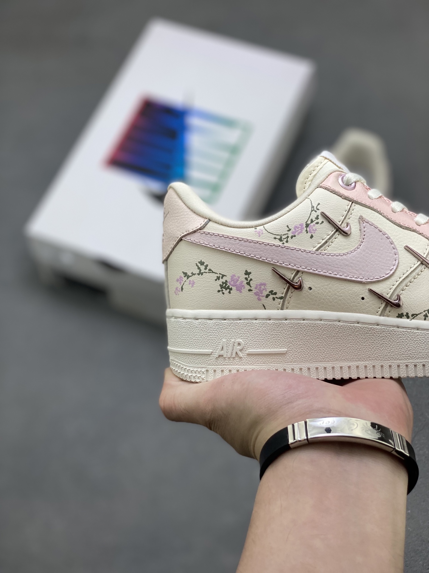 Nike Air Force 1 '07 Low Light Pink Flowers Sneakers - Casual & Stylish 6 i1751486358191 8225 0 4