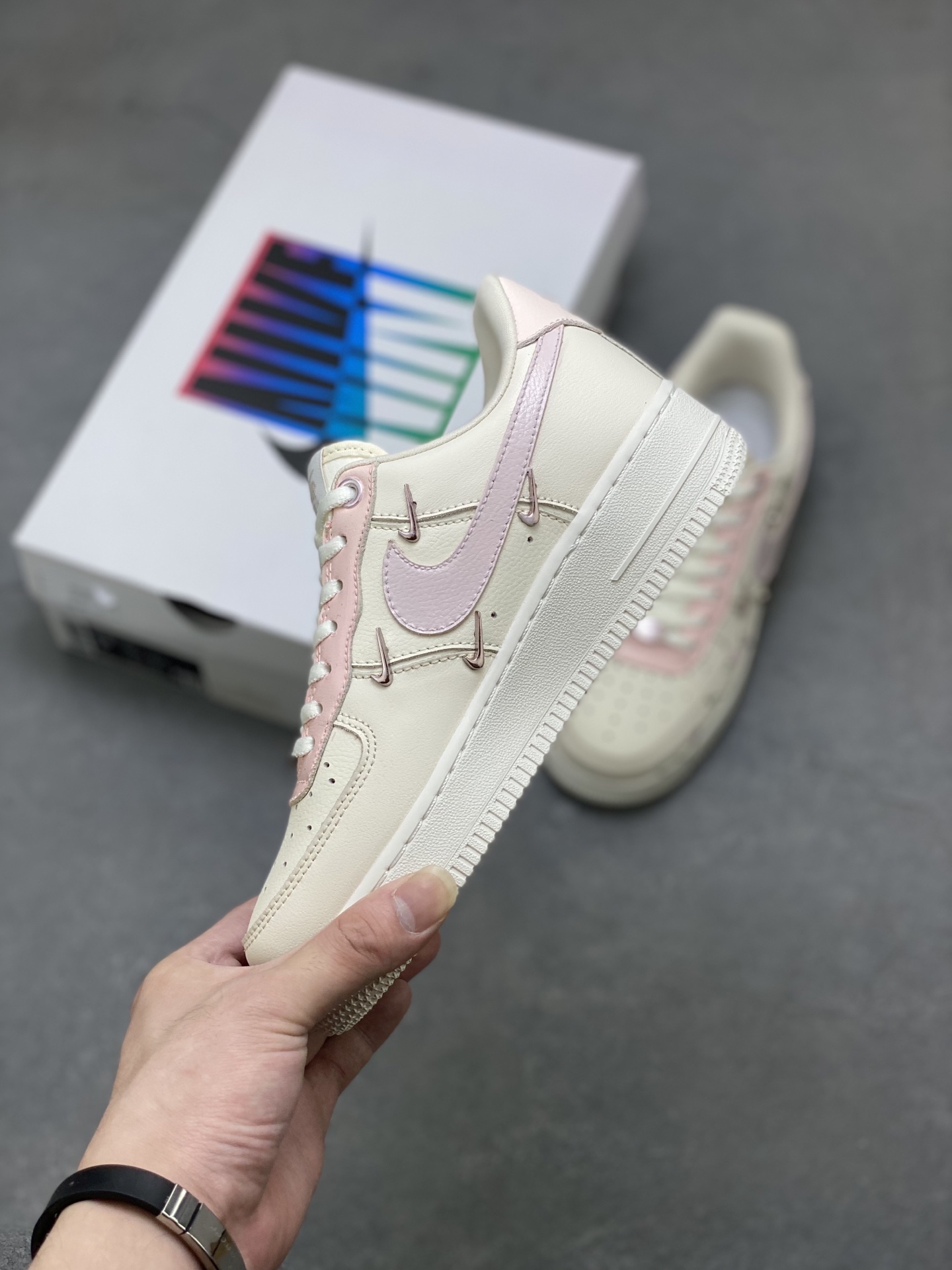 Nike Air Force 1 '07 Low Light Pink Flowers Sneakers - Casual & Stylish 4 i1751486363241 7777 0 2