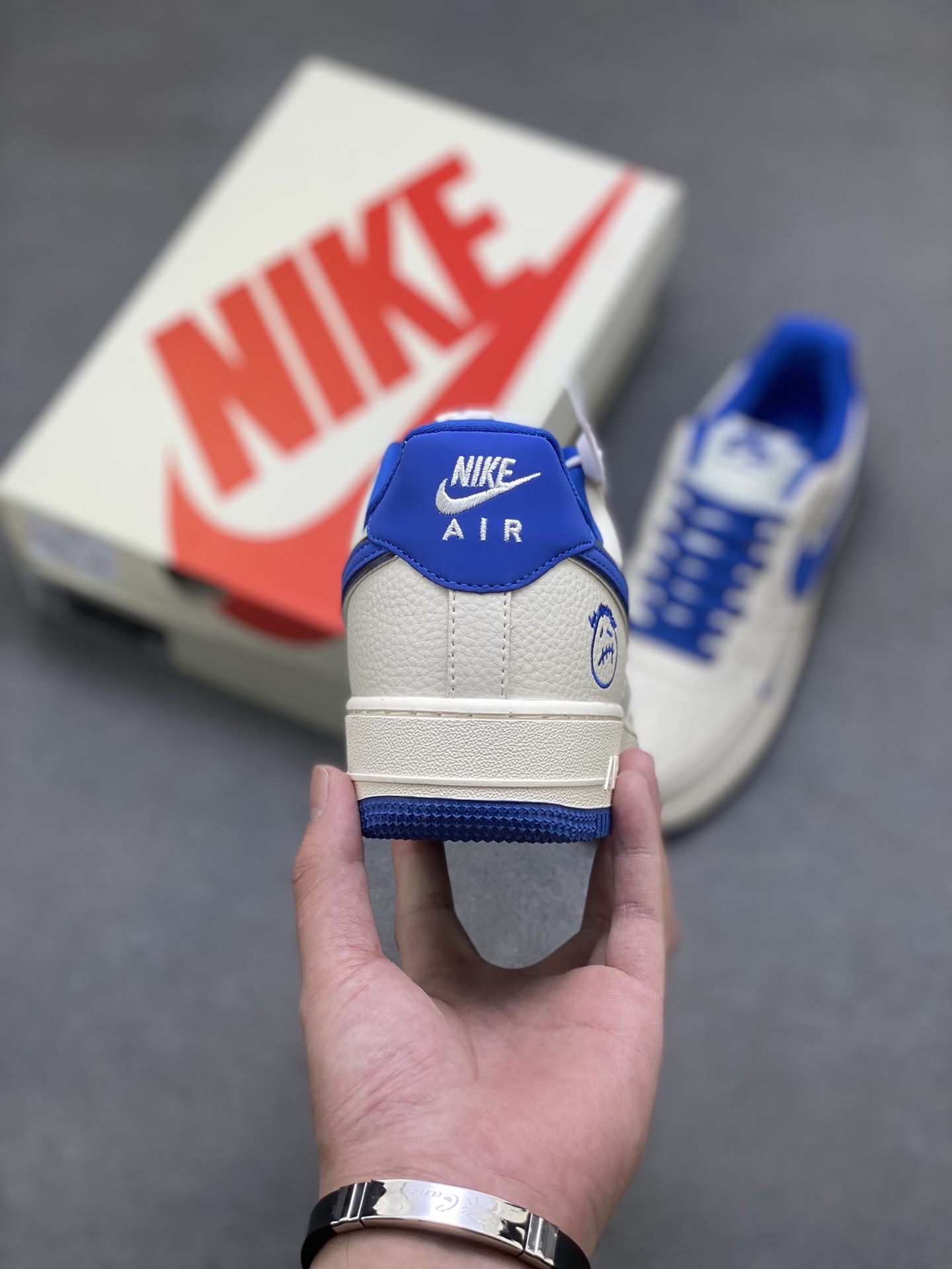 Nike Air Force 1 '07 Low White/Blue Limited Edition Sneakers DF0188-071 5 i1751910504055 9506 0 3