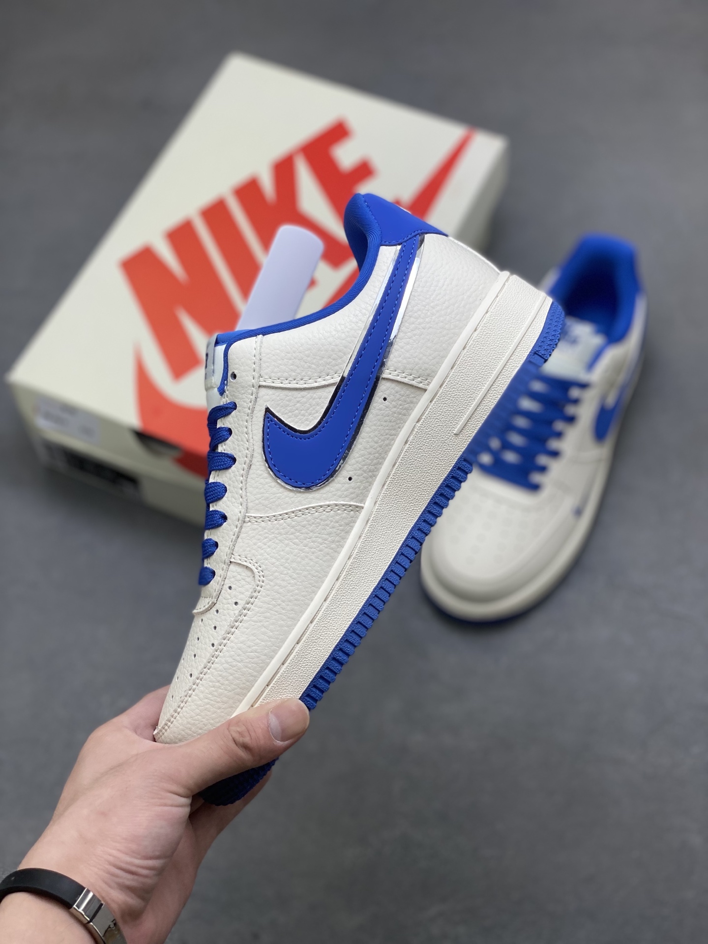 Nike Air Force 1 '07 Low White/Blue Limited Edition Sneakers DF0188-071 4 i1751910504676 4380 0 2