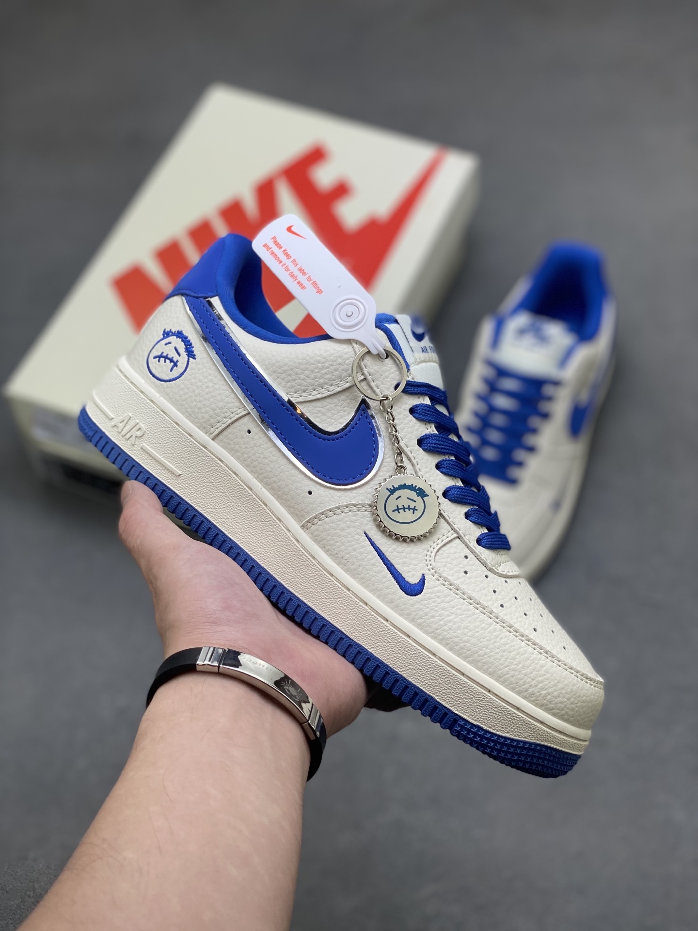 Nike Air Force 1 '07 Low White/Blue Limited Edition Sneakers DF0188-071 2 i1751910507780 30 0 0