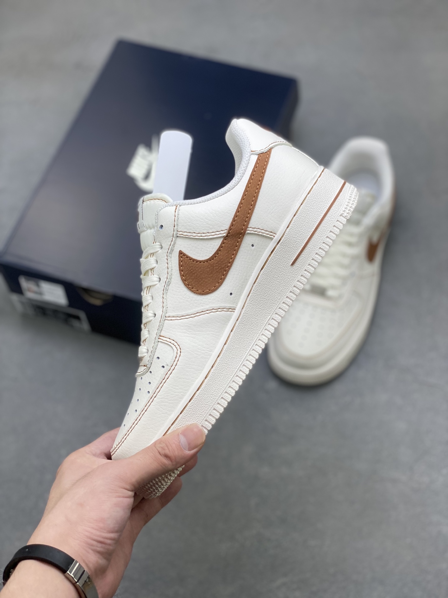 Nike Air Force 1 Low HQ2037-001 - Timeless Style with Premium Comfort 4 i1751910581887 1415 0 2