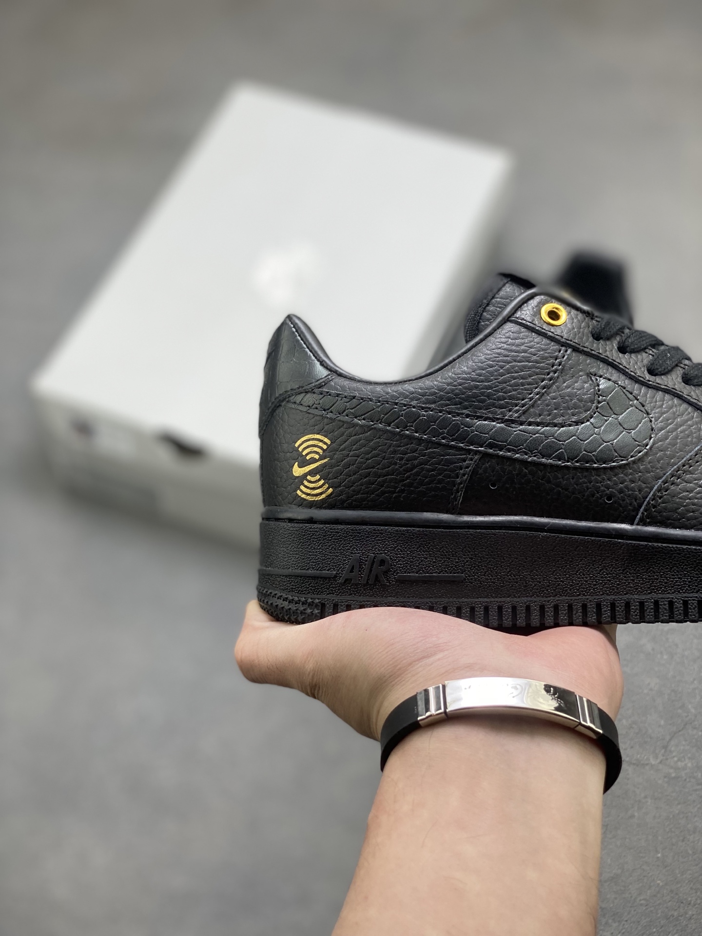 Nike Air Force 1 '07 Low Black/White Leather Sneaker DX6034-001 6 i1752088315953 7779 0 4