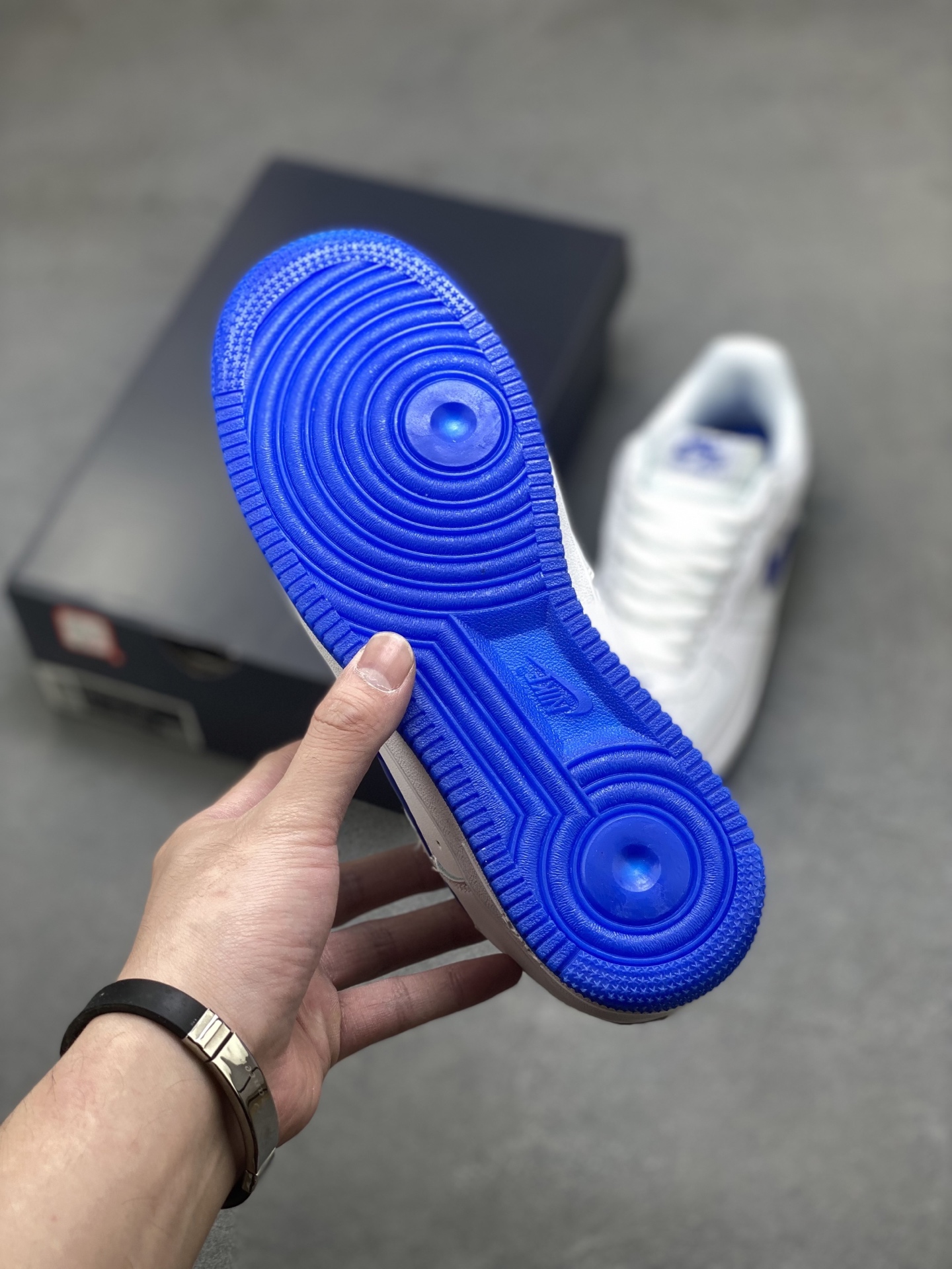 Nike Air Force 1 '07 Low White/Royal Blue Limited Edition Sneakers 7 i1752088347899 7985 0 5