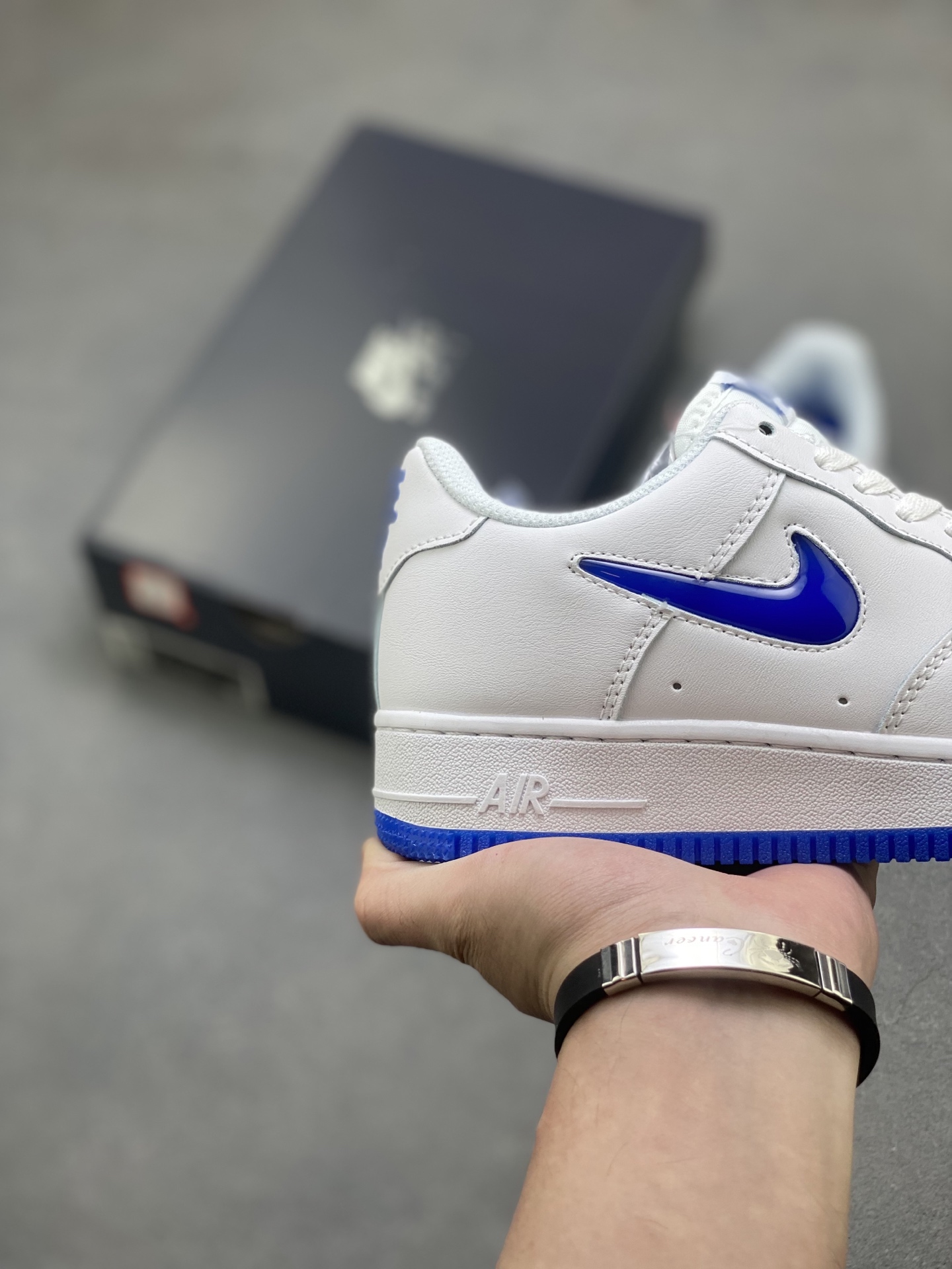 Nike Air Force 1 '07 Low White/Royal Blue Limited Edition Sneakers 6 i1752088352178 748 0 4