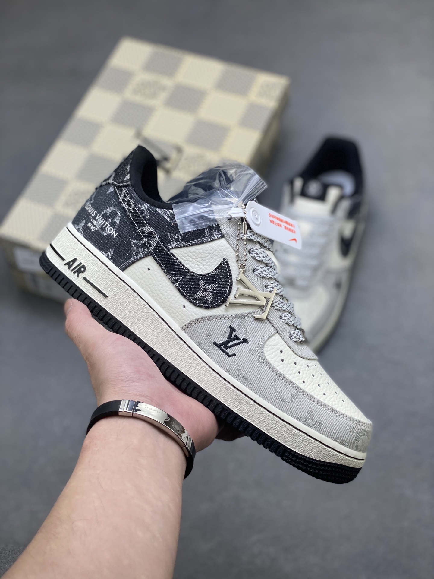 Nike Air Force 1 Low Louis Vuitton Custom Sneakers Limited Edition 2 i1752088476374 6493 0 0