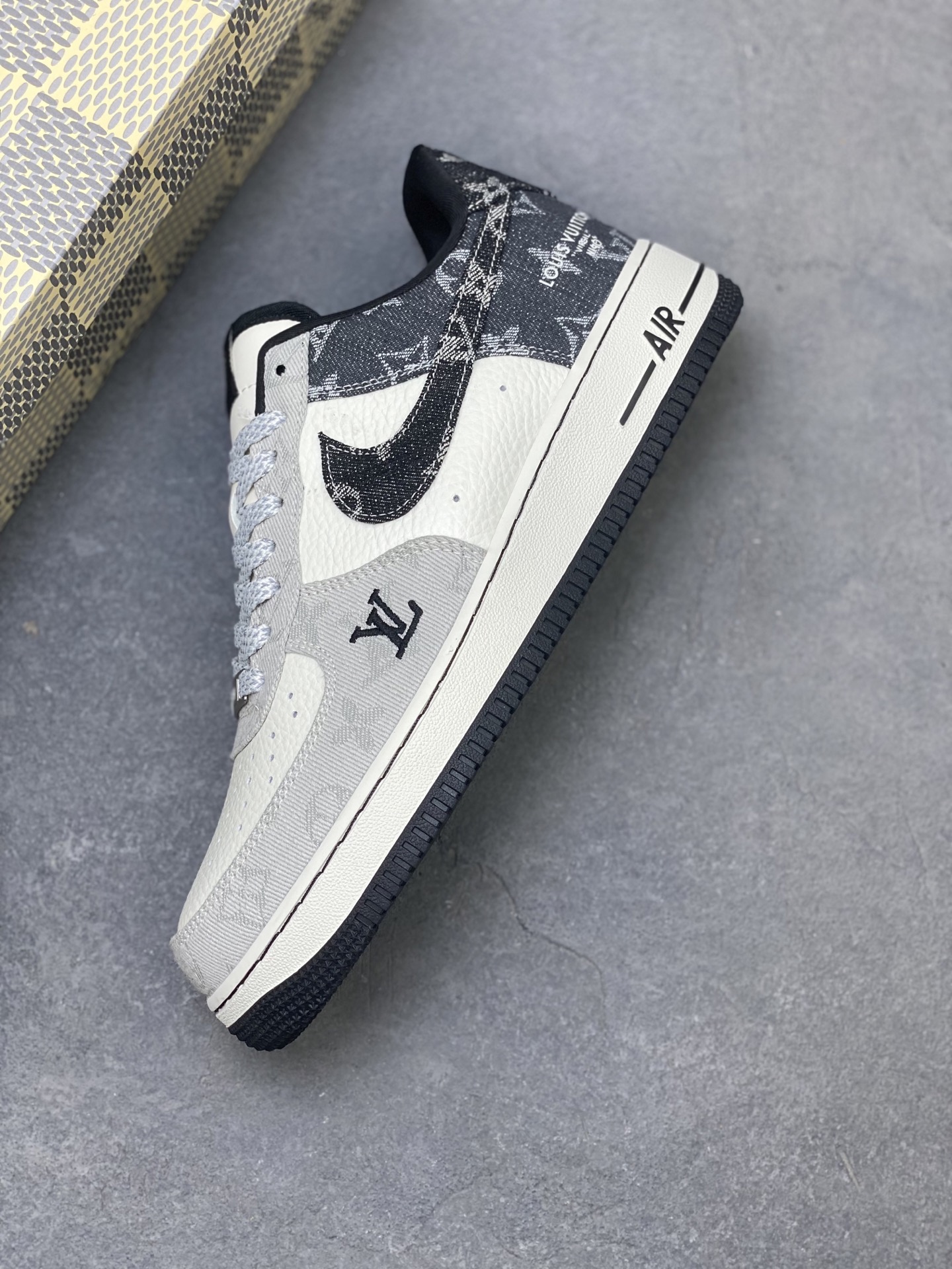 Nike Air Force 1 Low Louis Vuitton Custom Sneakers Limited Edition 8 i1752088477544 8282 0 6