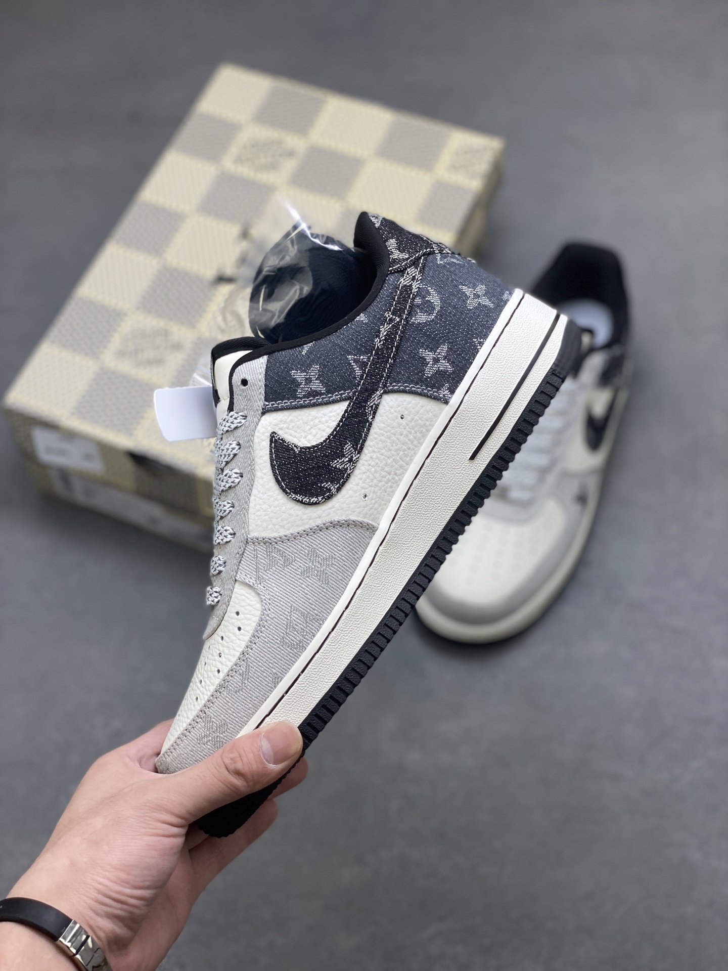 Nike Air Force 1 Low Louis Vuitton Custom Sneakers Limited Edition 4 i1752088483658 6606 0 2