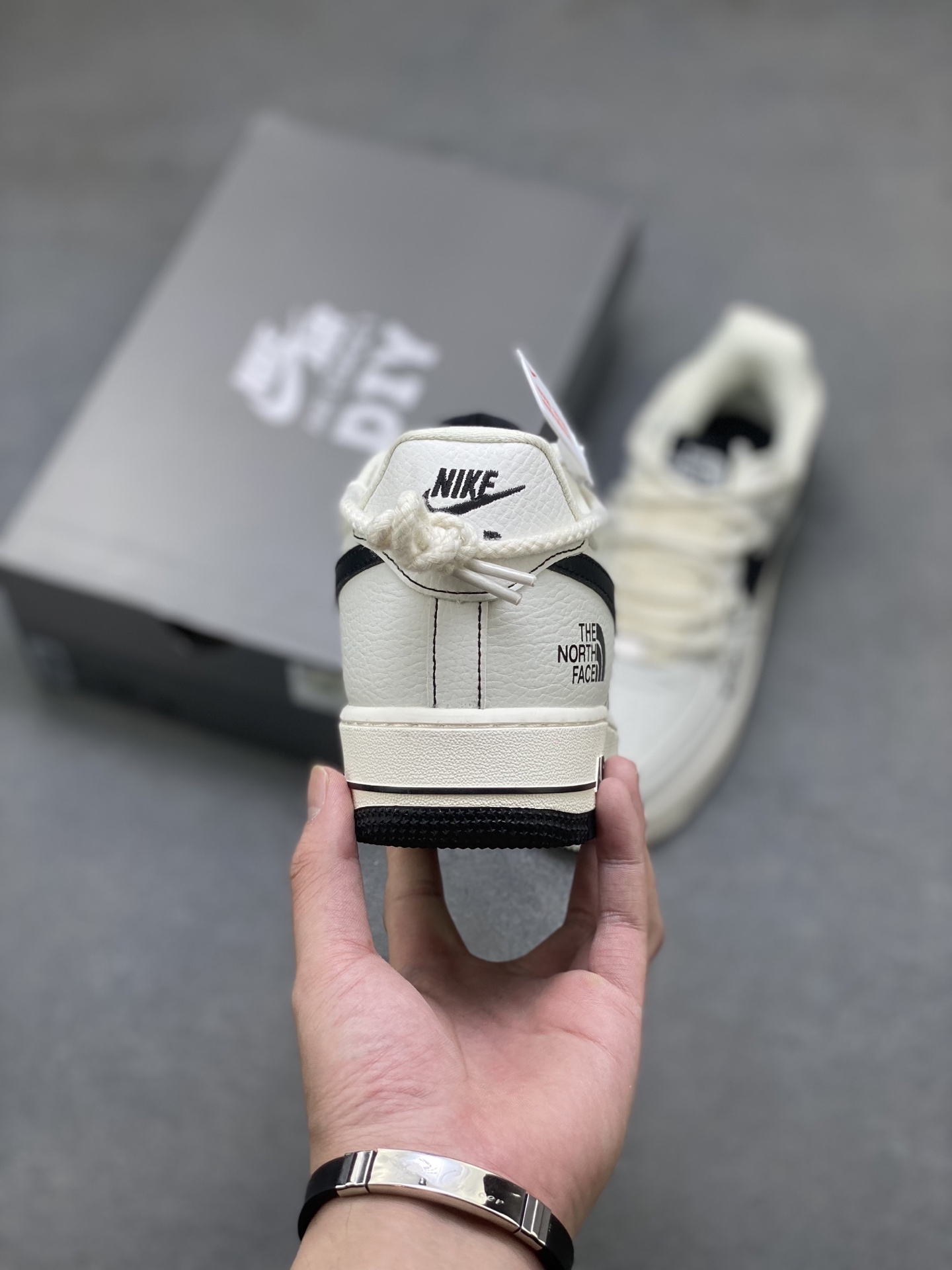 Nike Air Force 1 '07 Low The North Face Limited Edition Sneakers 5 i1752171826595 9360 0 3