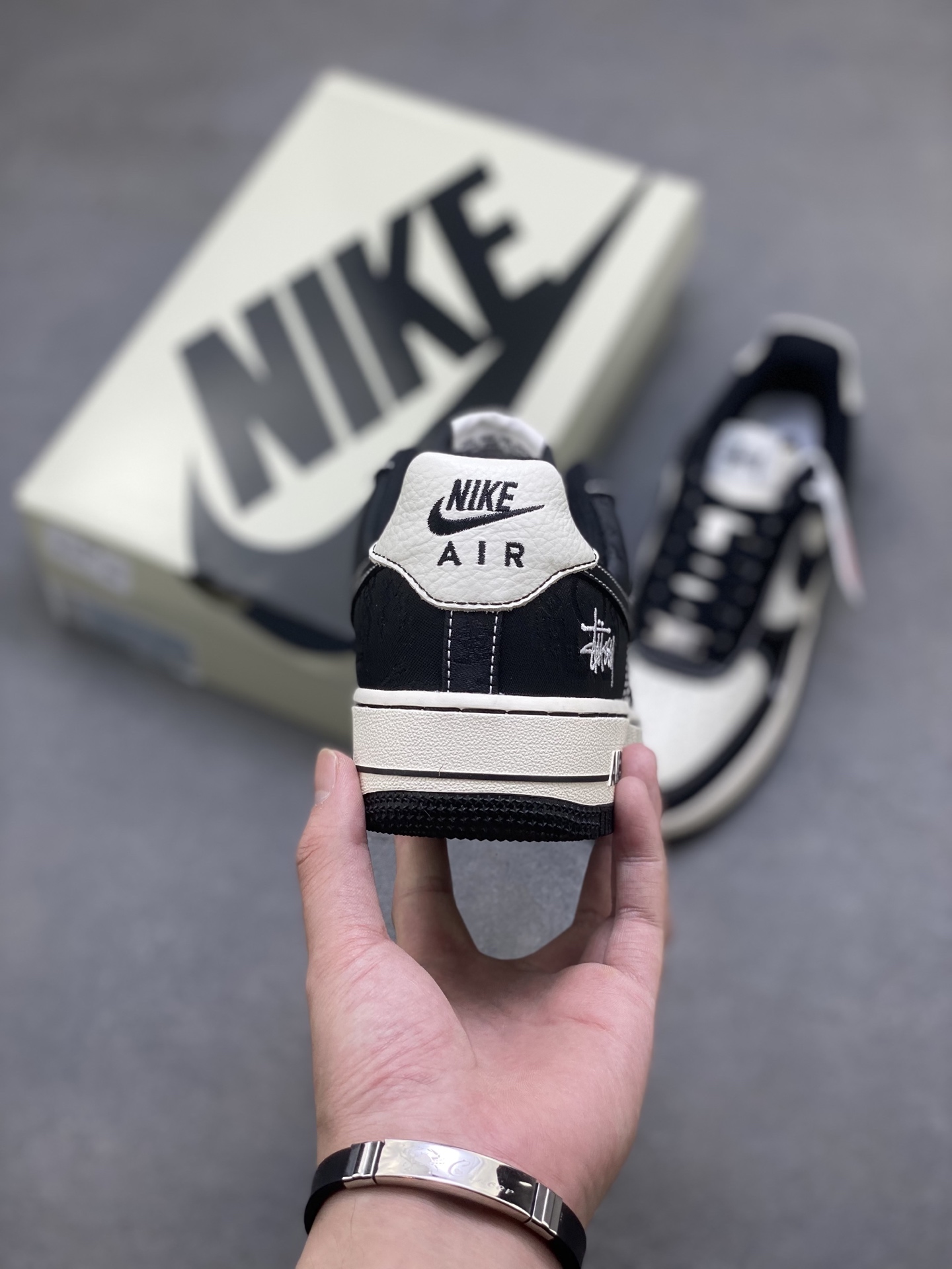 Nike Air Force 1 '07 Low Black/White Casual Sneakers LW9279-013 5 i1752171878985 3193 0 3