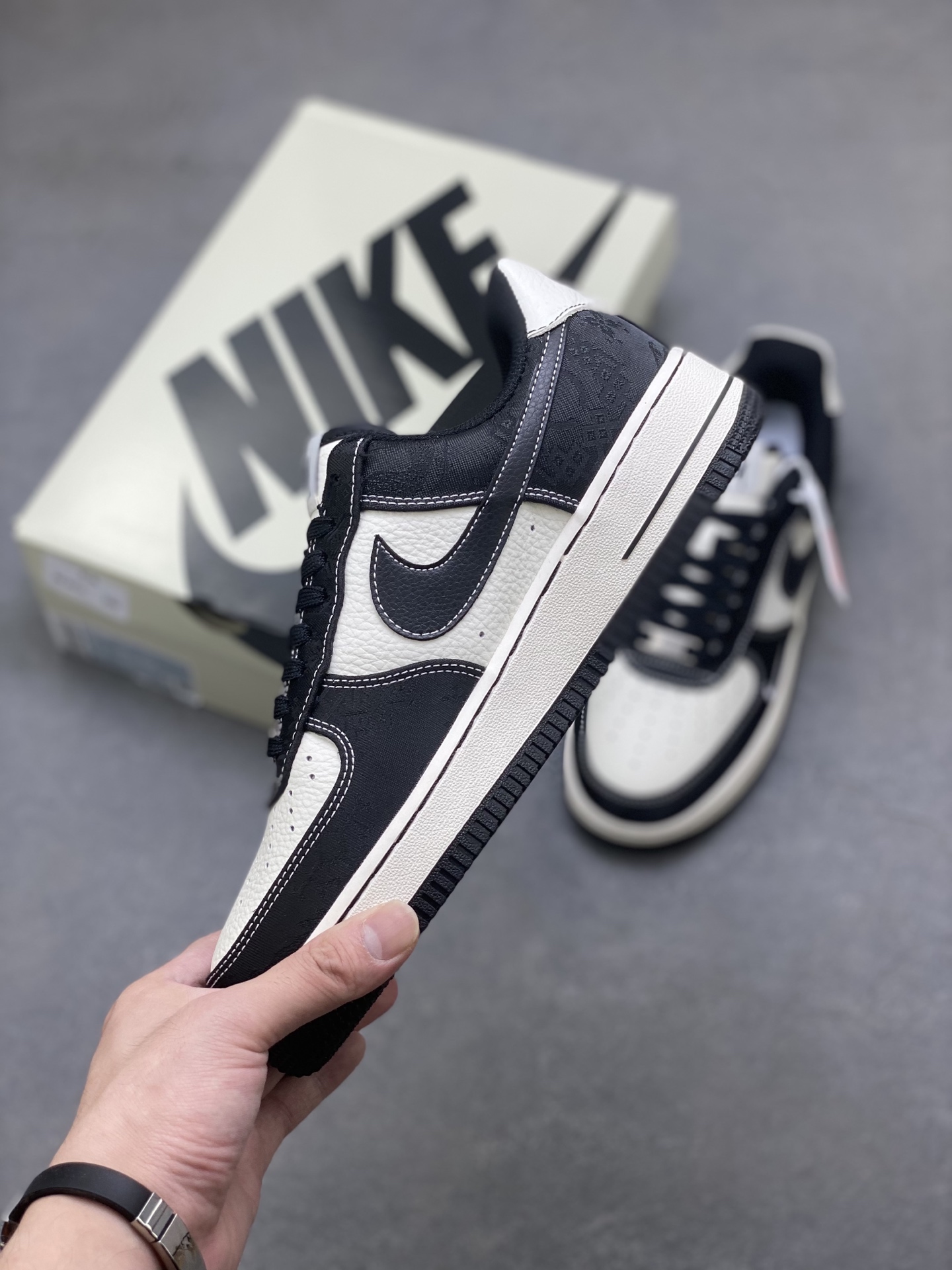 Nike Air Force 1 '07 Low Black/White Casual Sneakers LW9279-013 4 i1752171889338 3313 0 2