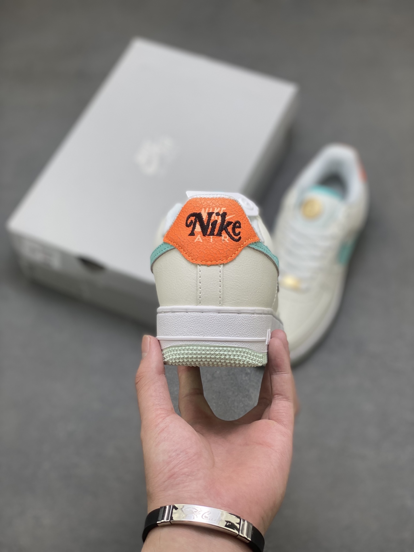 Nike Air Force 1 '07 Low: Retro Style, Modern Comfort - Limited Edition! 5 i1752172223871 251 0 3