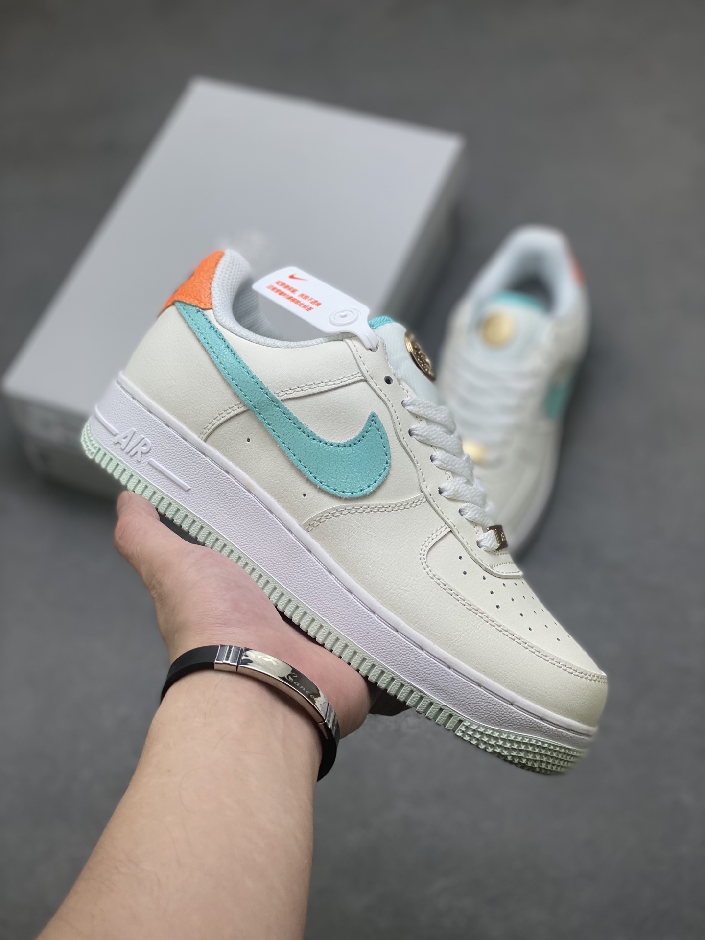 Nike Air Force 1 '07 Low: Retro Style, Modern Comfort - Limited Edition! 2 i1752172234932 2320 0 0