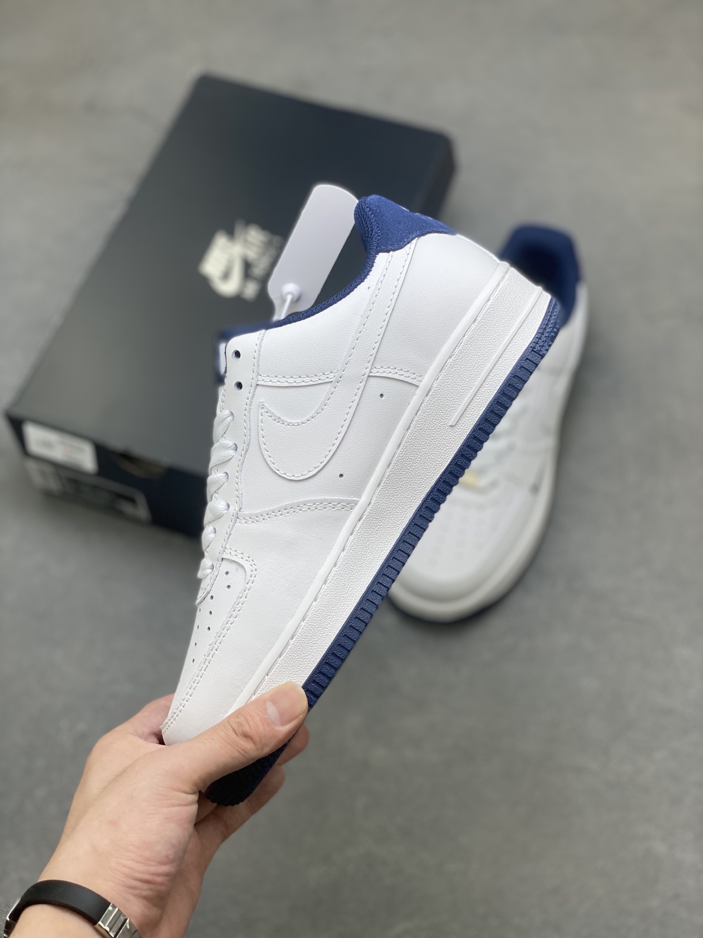 Nike Air Force 1 '07 Low White/Navy Casual Shoes CZ11065-1100 4 i1752172268175 8586 0 2
