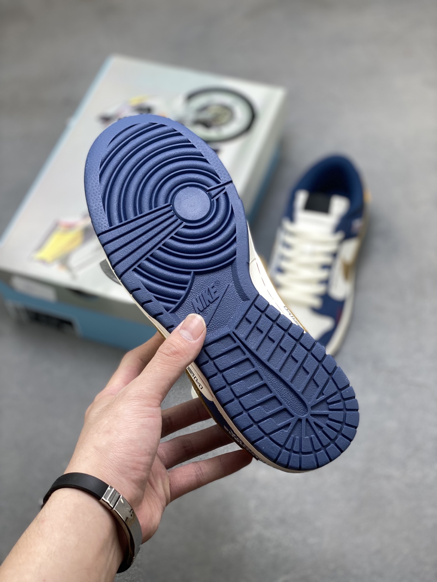 Nike SB Dunk Low Rothmans HRC Anniversary Edition Sneakers 6 i1752173711726 8457 0 5